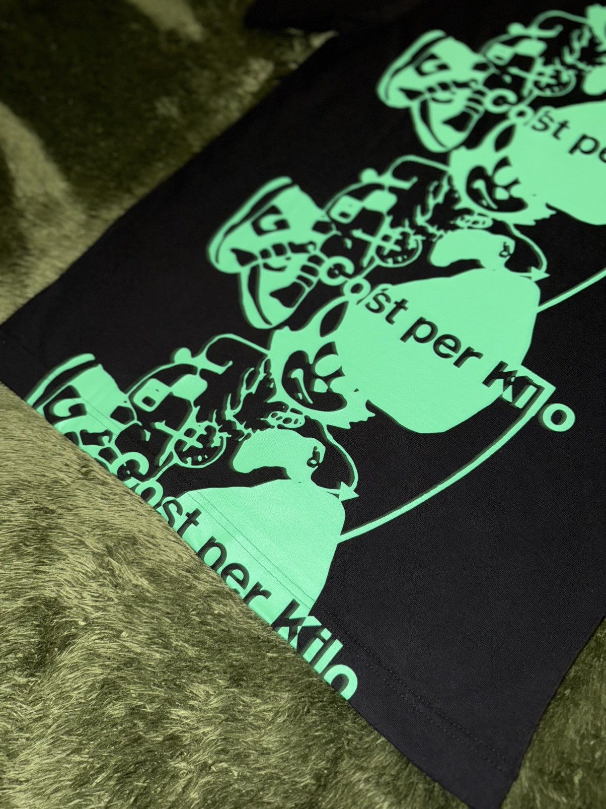 Japanese Brand [M] Cost per Kilo Parody Graphic Print T-Shirt – Black Size US M / EU 48-50 / 2 - 3 Thumbnail