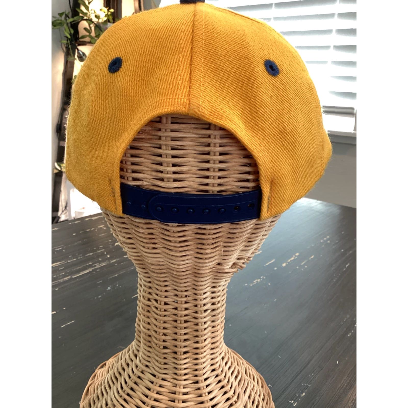 Twins VINTAGE Twins San Diego Chargers Snapback Hat Adjustable Navy Blue Yellow 90s Mens Size ONE SIZE - 6 Thumbnail