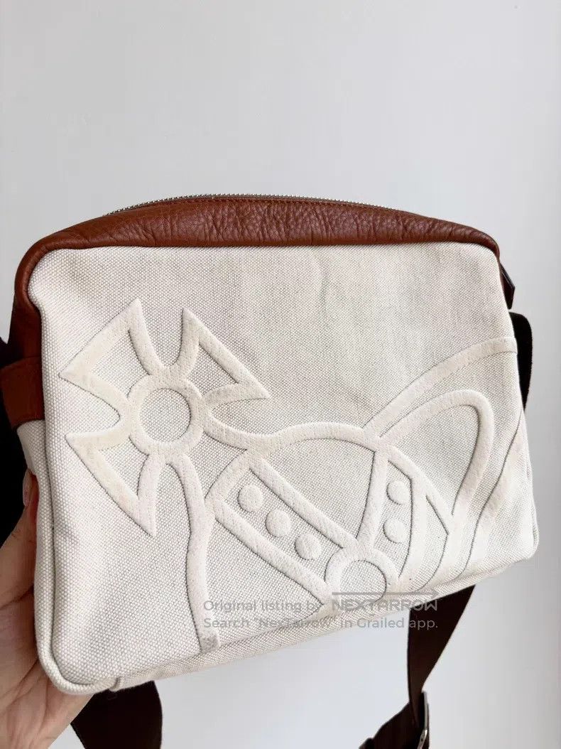 Vivienne Westwood Vivienne Westwood size os Vintage white large Saturn leathe Size ONE SIZE - 3 Thumbnail