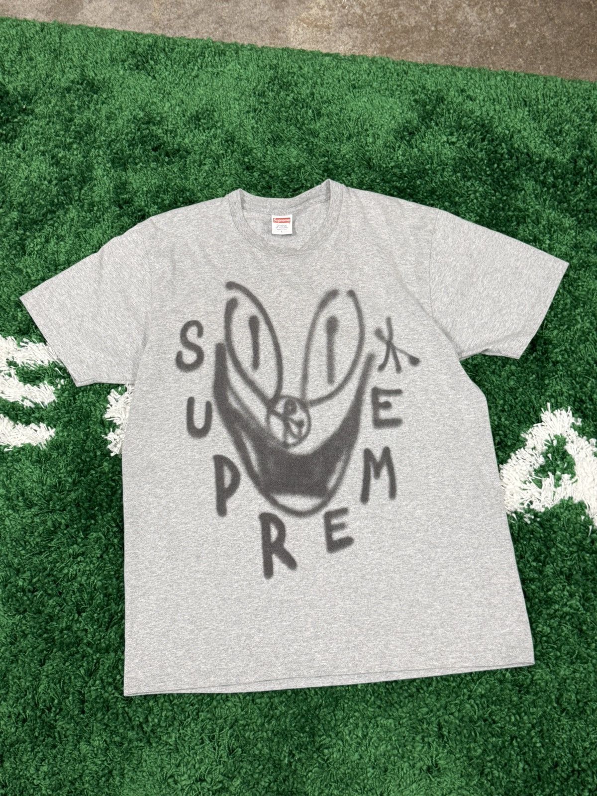 Supreme Supreme Smile Clown Tee FW18 Grey Large Chito Graffiti Size US L / EU 52-54 / 3 - 1 Thumbnail