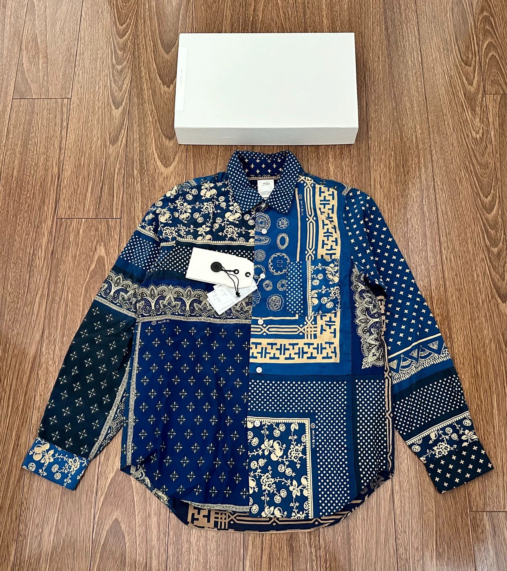Visvim VISVIM JUMBO SHIRT SILK BANDANA Indigo Batik 2 Size US M / EU 48-50 / 2 - 1 Thumbnail