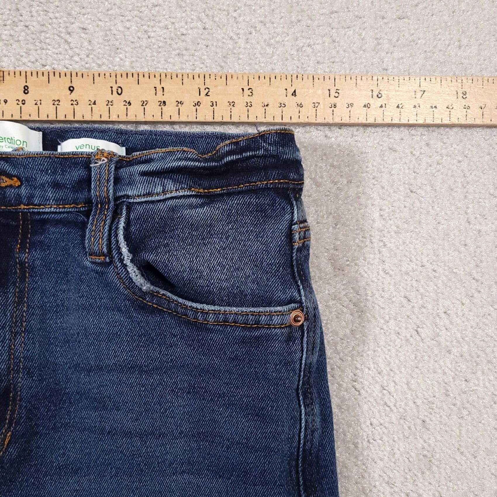 Vintage Celebrity Pink Regeneration Jeans Women’s 11/30 Med Wash Distressed Ankle Crop Jeans Women’s Size 32" / US 10 / IT 46 - 6 Thumbnail