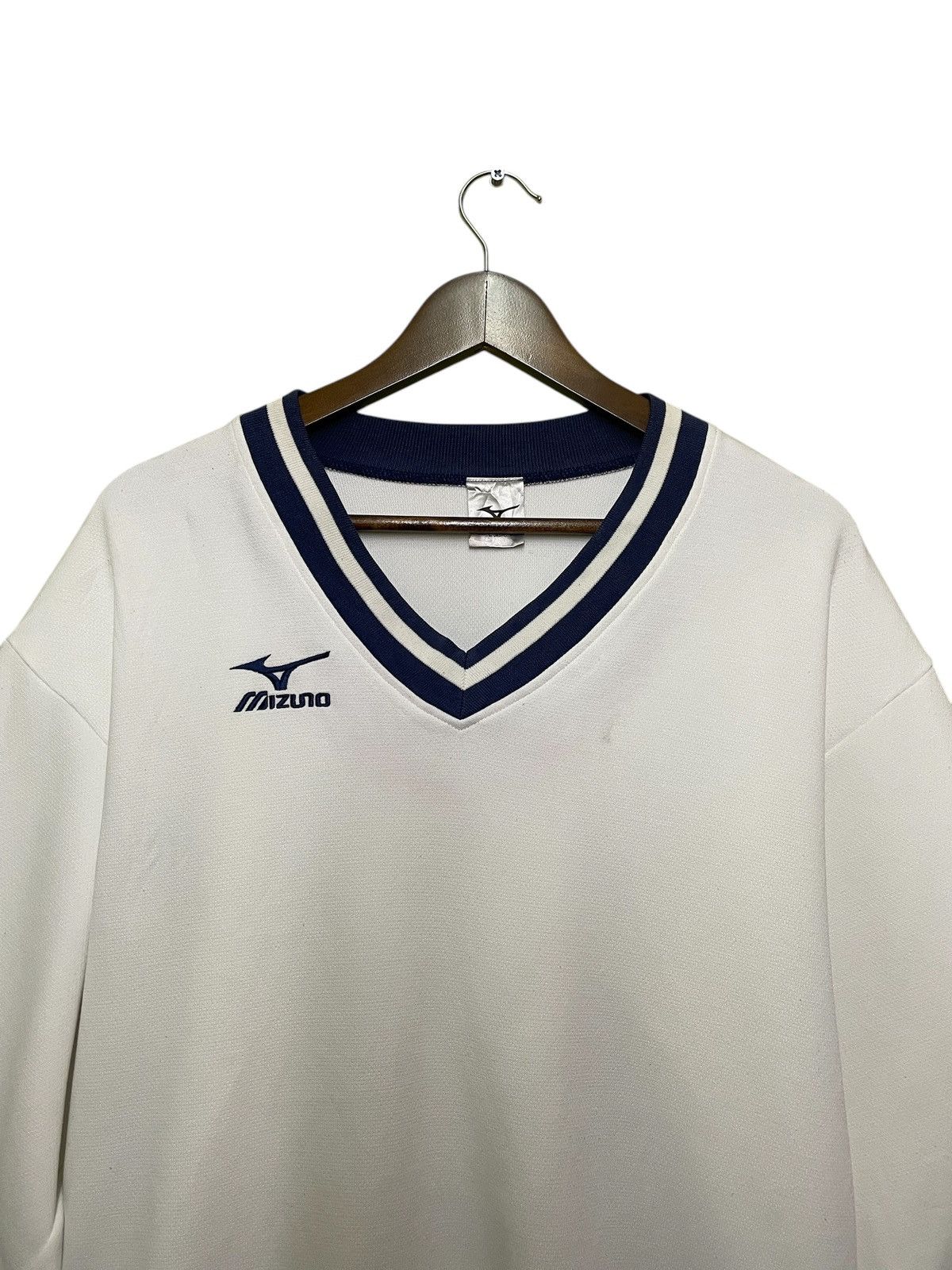 Mizuno Vintage Mizuno Mini Logo White V Neck Sweatshirt Size US M / EU 48-50 / 2 - 4 Thumbnail