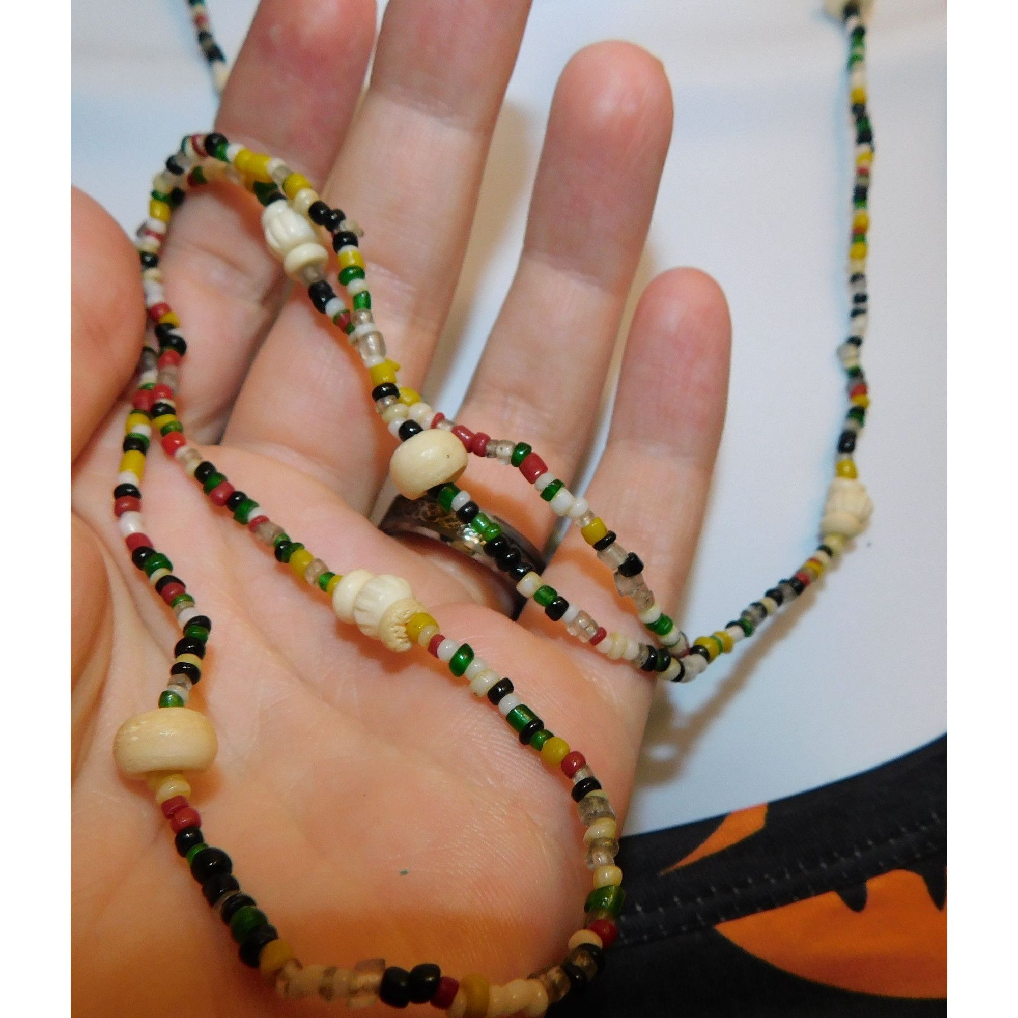 Other Casual Glass Beaded Necklace With Shell Accents Size ONE SIZE - 1 Thumbnail