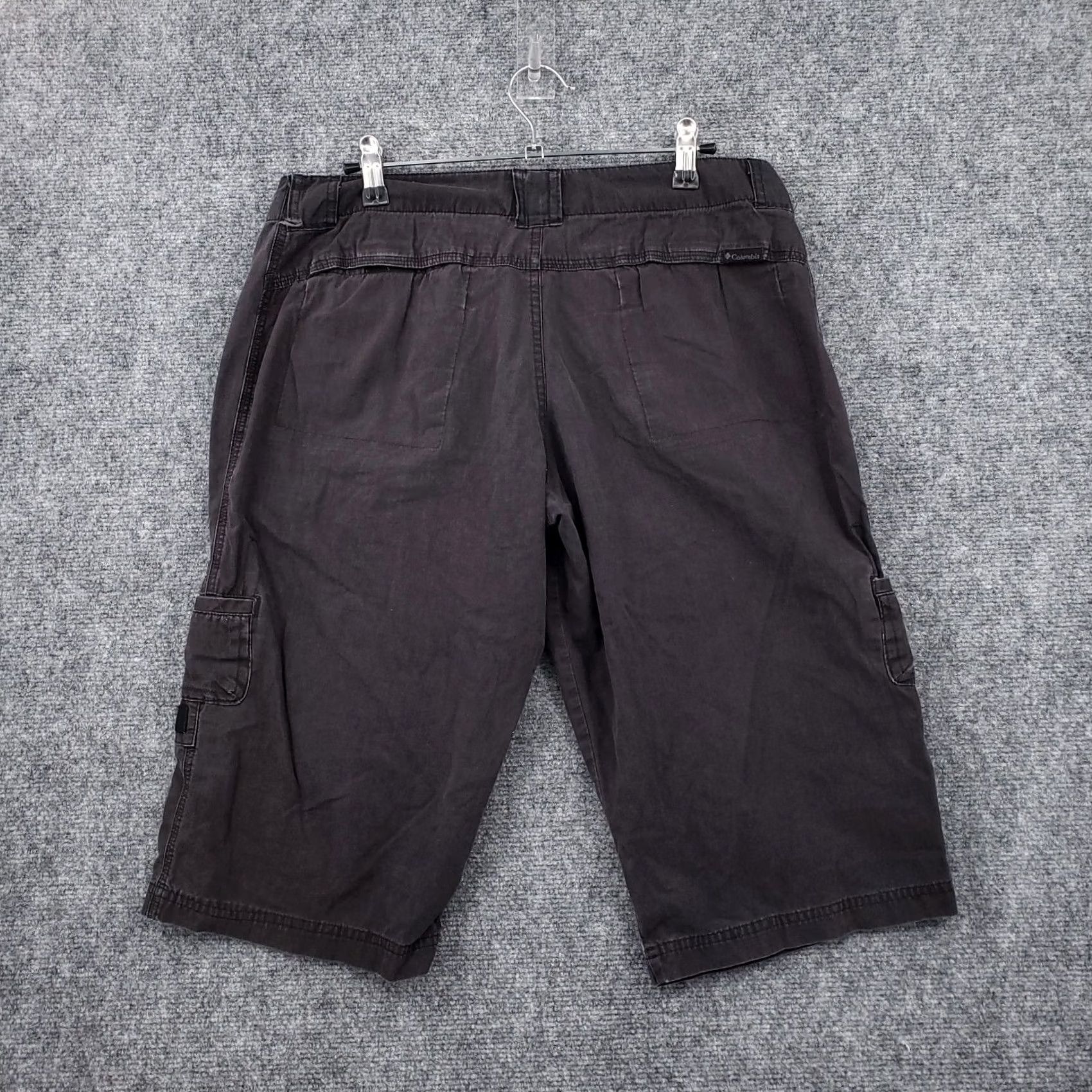Vintage Columbia Shorts Womens 8P Black Petites Cargo Mid Rise Flat Front Outdoor Size 30" / US 8 / IT 44 - 2 Thumbnail