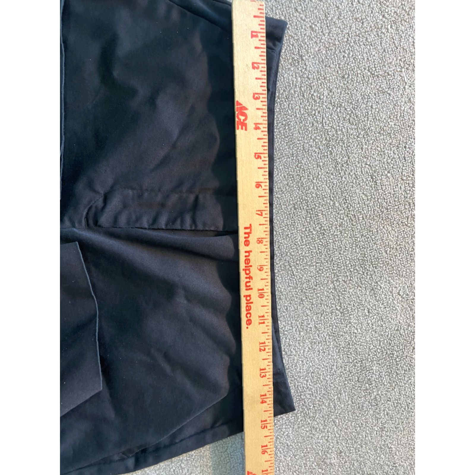 Worthington Worthington Dress Pants Black Modern Fit 6P Petite Capris Women’s Capris Pants Black Dress Pants Modern Fit 6P Petite Womens Size 28" / US 6 / IT 42 - 3 Thumbnail