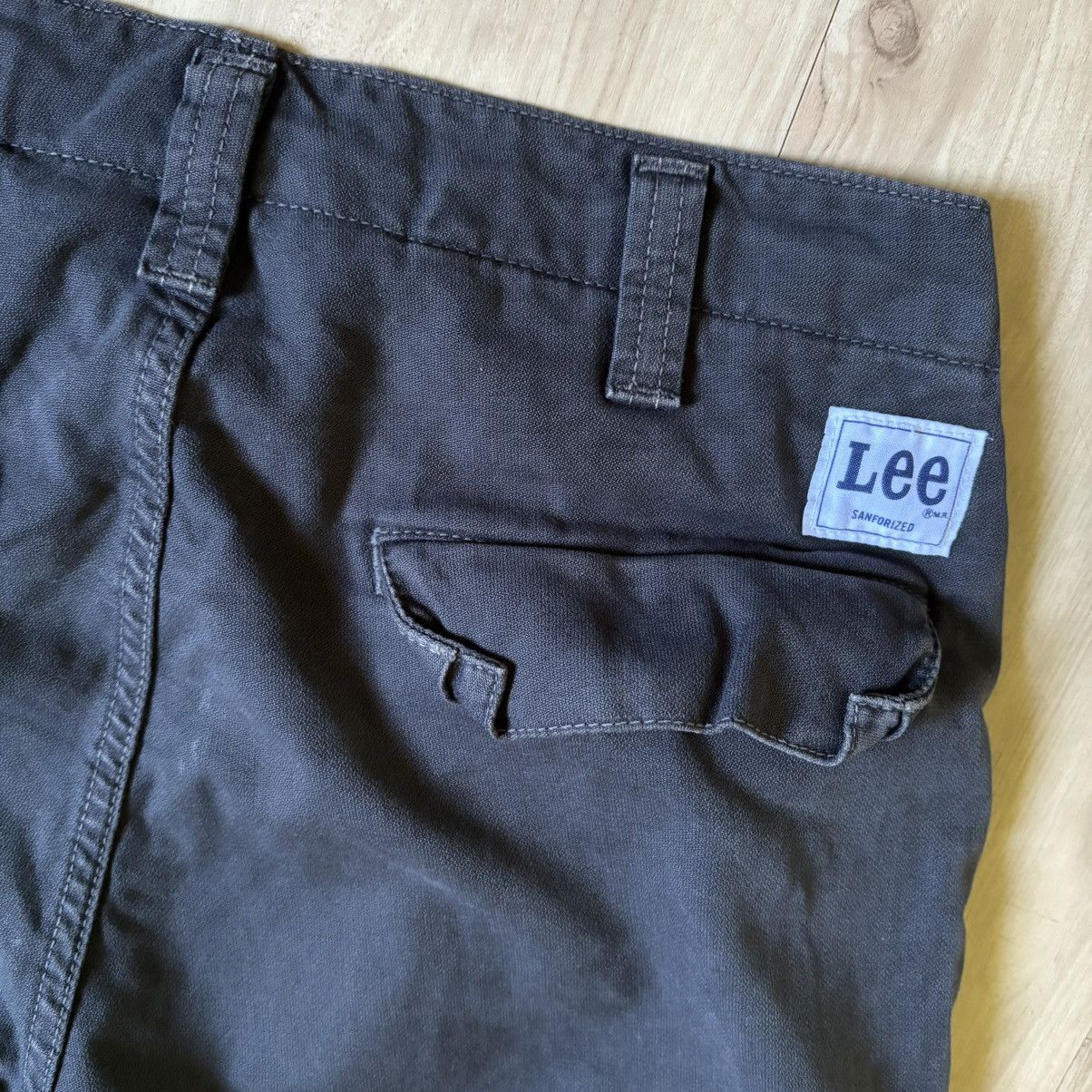 Lee × Vintage Faded Black Lee Cargo Pants Size US 30 / EU 46 - 4 Thumbnail