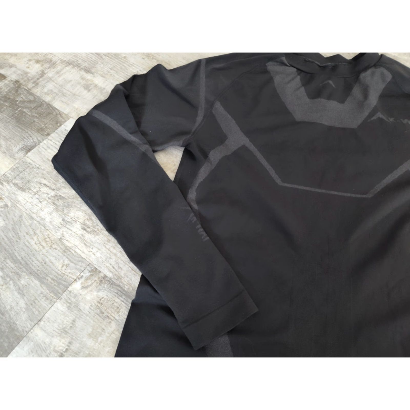 K-Way K-Way Men’s Slim Bamboo Charcoal Thermaskins Baselayer Long Sleeve Shirt Sz L/XL Size US L / EU 52-54 / 3 - 5 Thumbnail