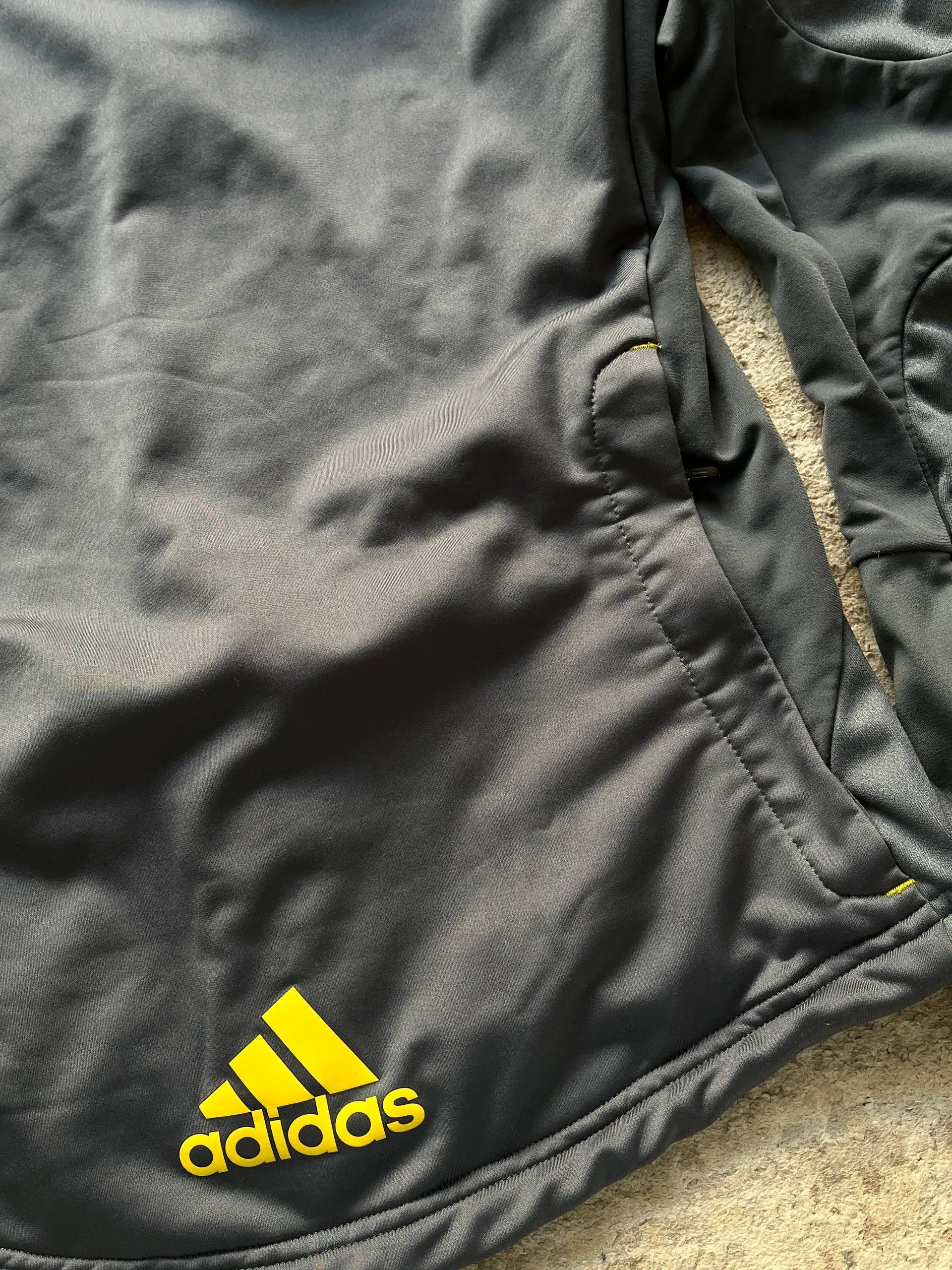 Adidas Adidas Sz 44 / 12 / L Track Jacket Rare 2013 Windbreaker Size L / US 10 / IT 46 - 15 Thumbnail