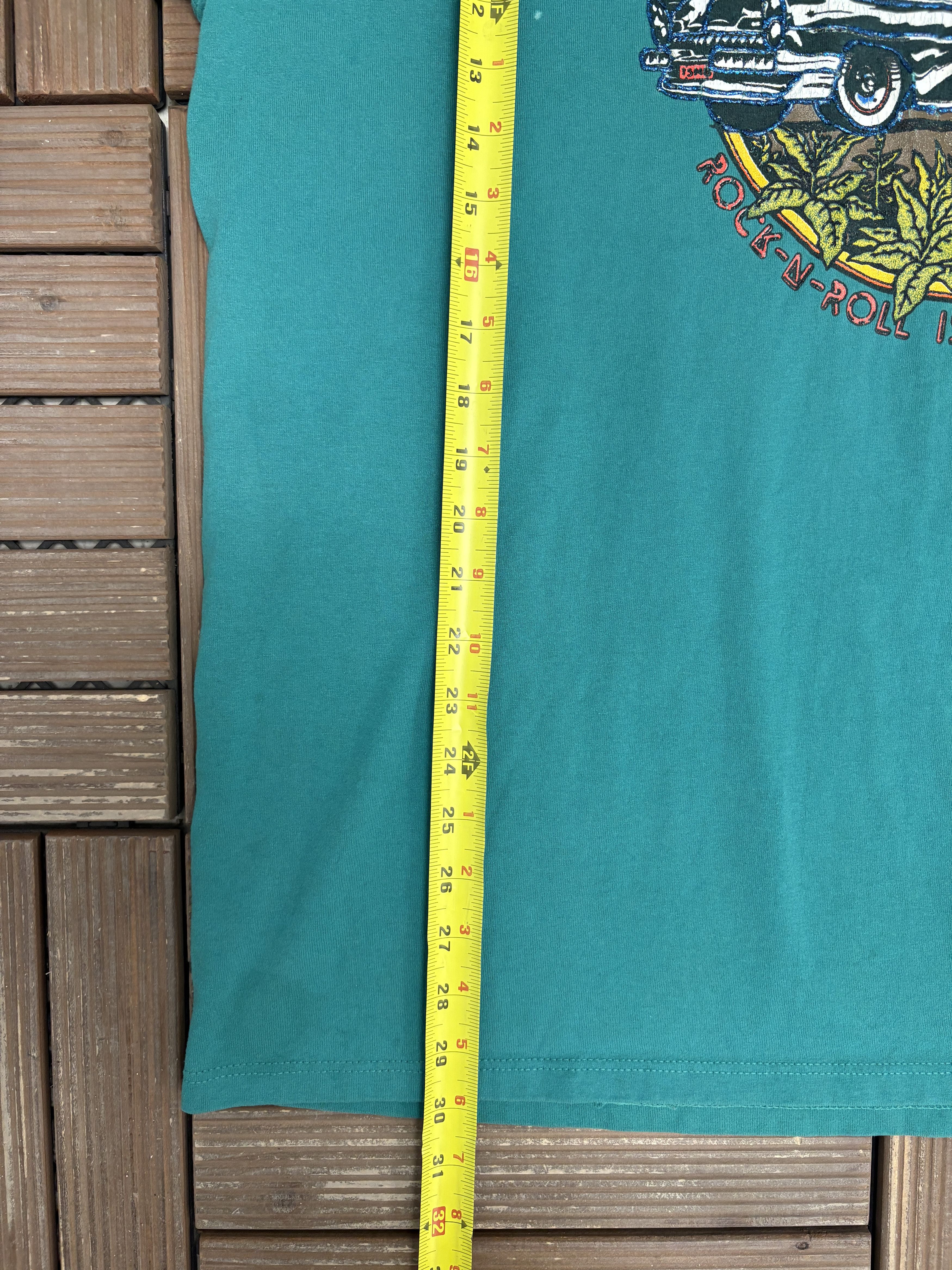 Vintage The Hubcap Rock-N-Roll Is Alive-N-Well Vintage Tee Size US XXL / EU 58 / 5 - 7 Thumbnail