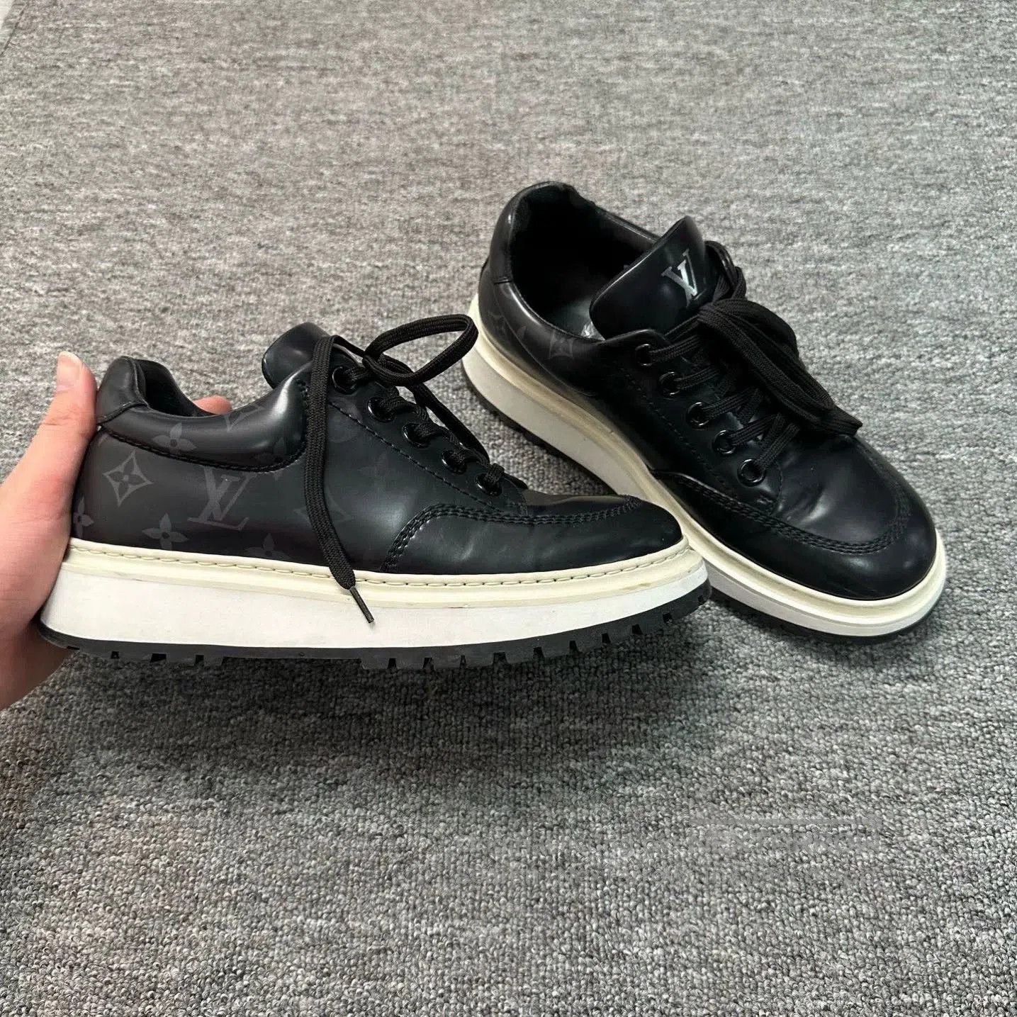 Louis Vuitton louis vuitton black gradient sneakers size 39.5. Size US 8.5 / EU 41-42 - 3 Thumbnail