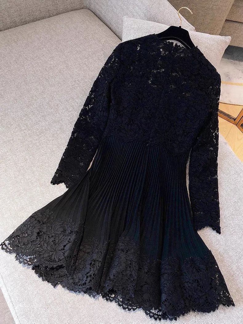 Valentino Valentino Black lace pleated dress Size XS / US 0-2 / IT 36-38 - 2 Thumbnail