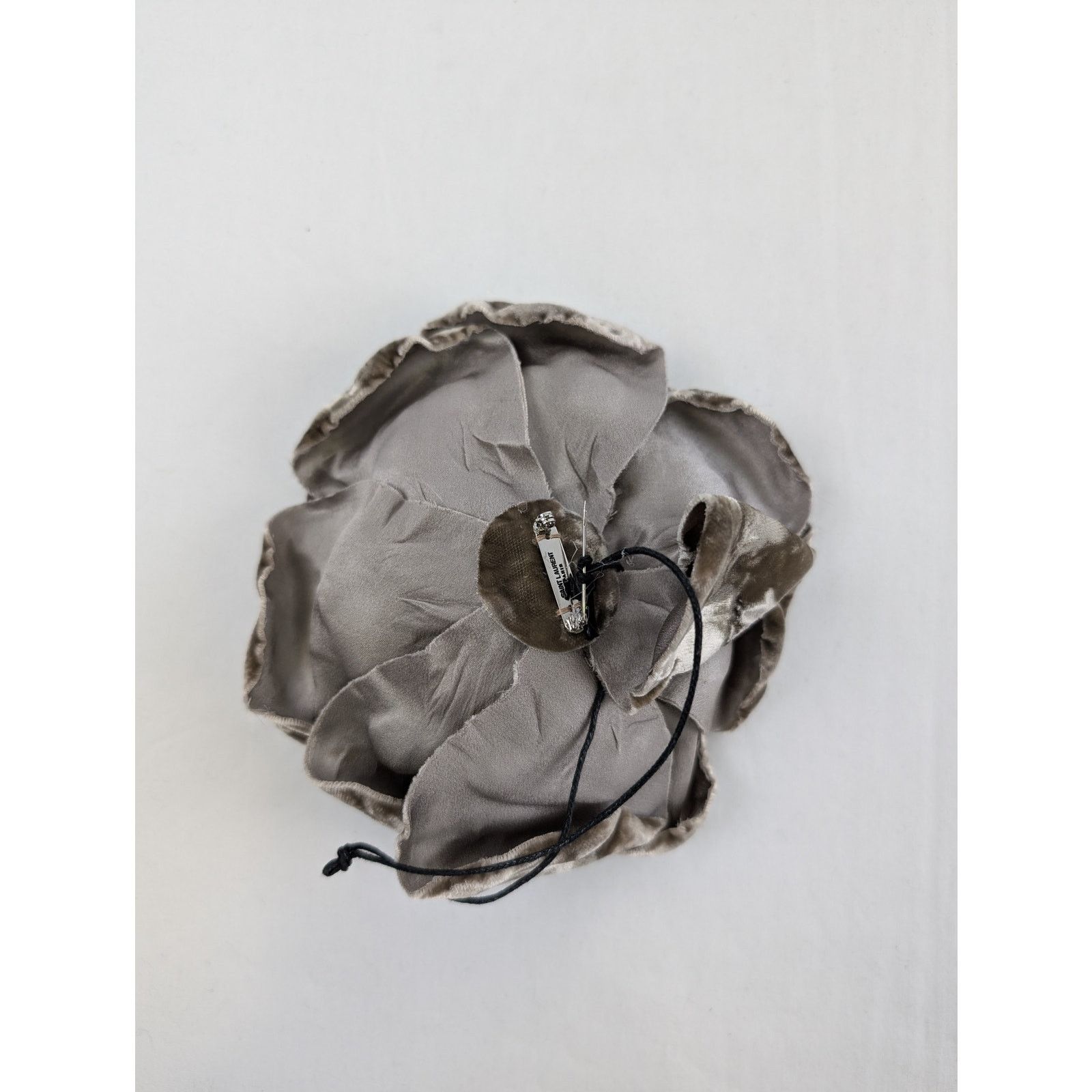 Saint Laurent Paris o1rshd1 Size: OS / Brooch in Velvet Brown Size ONE SIZE - 3 Thumbnail