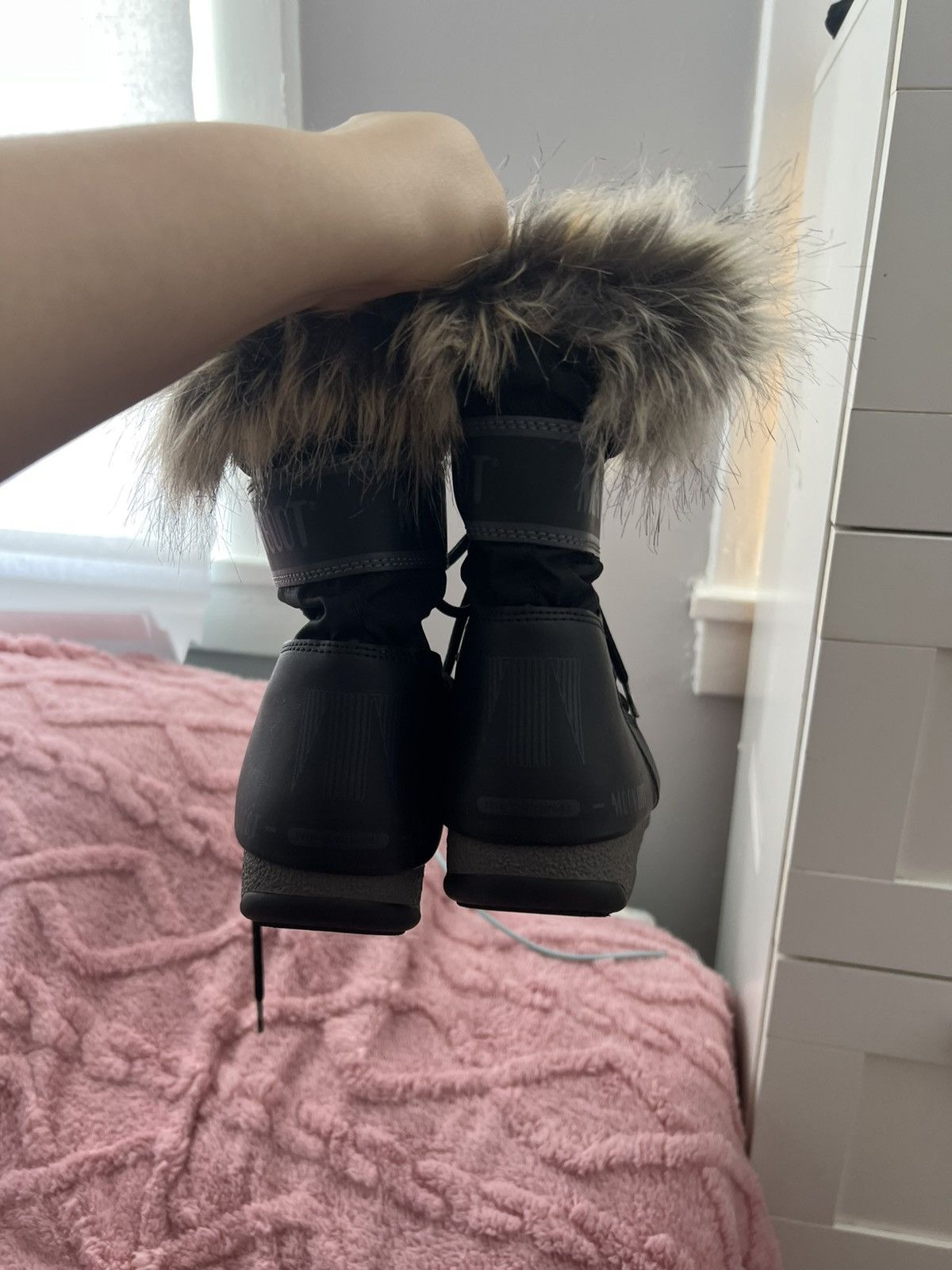 Moon Boot Vintage Fur Black Moon Boots Size US 6 / IT 36 - 3 Thumbnail