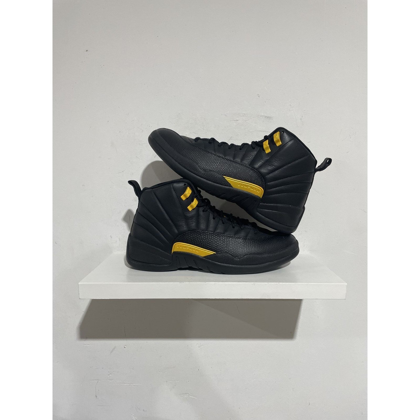 Jordan Brand NIKE JORDAN 12 BLACK TAXI SIZE 10 PREOWNED Size US 10 / EU 43 - 1 Thumbnail