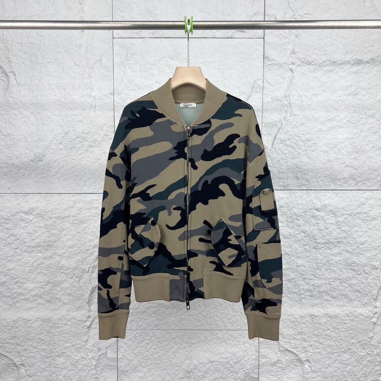 Valentino Valentino Green Camo Long Sleeve Jacket Size US S / EU 44-46 / 1 - 1 Thumbnail