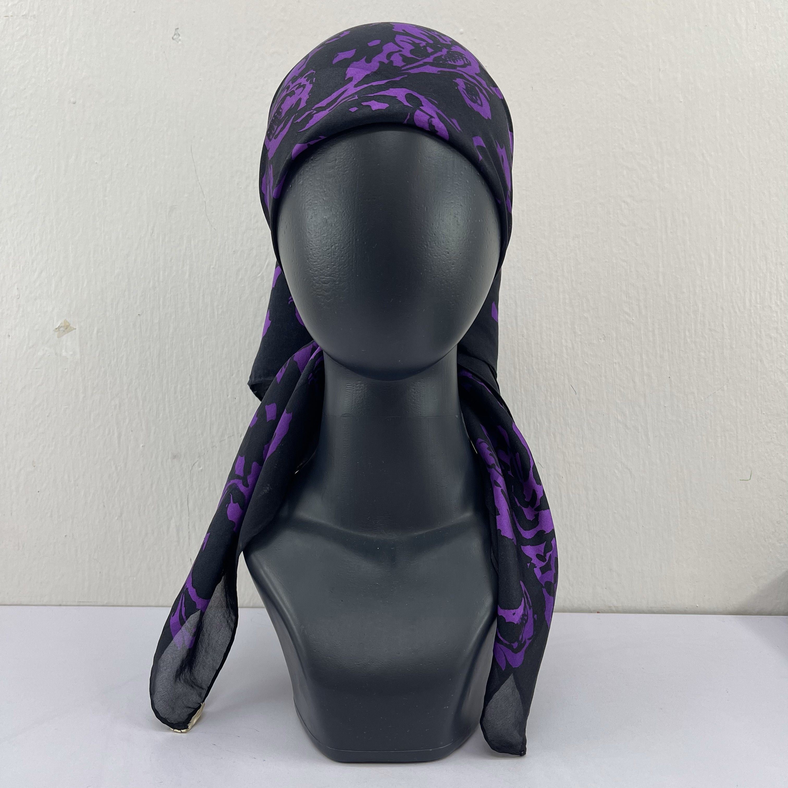 Pierre Balmain Vintage Pierre Balmain Silk Scarf - S7005 Size ONE SIZE - 2 Thumbnail