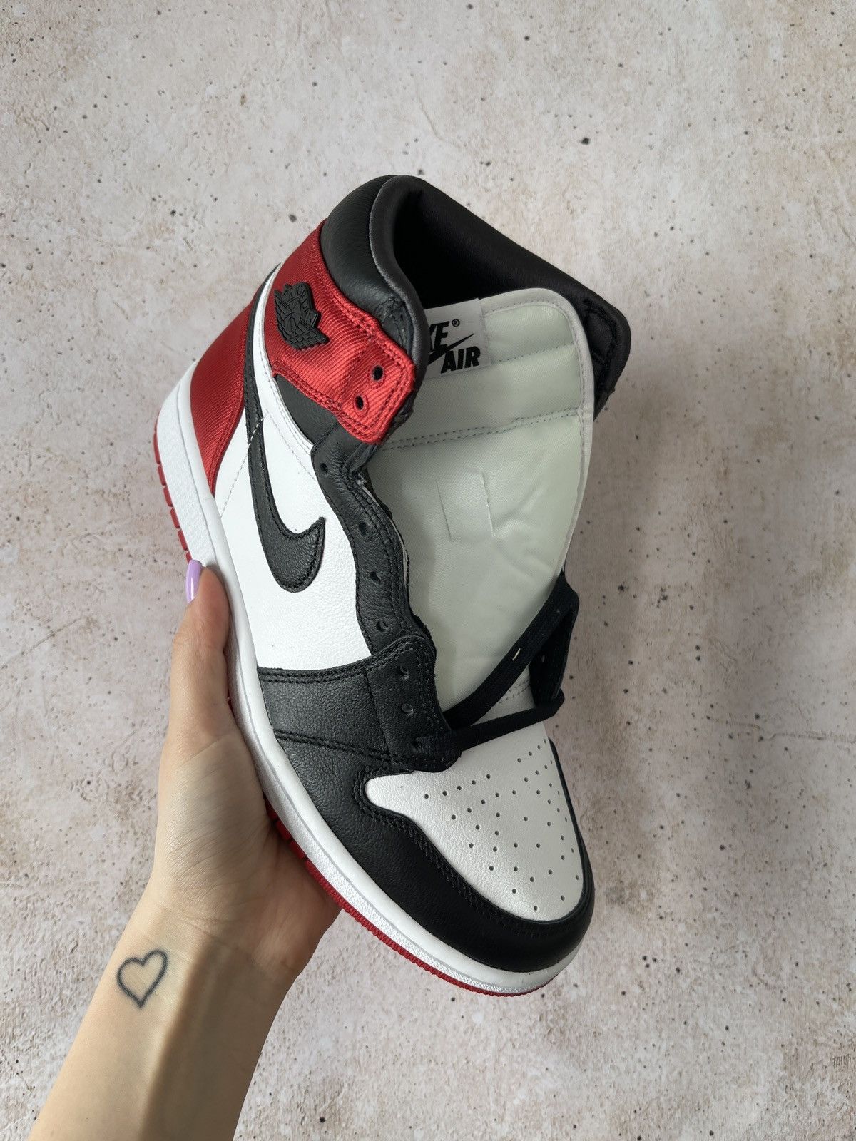 Jordan Brand Jordan 1 Retro High Satin Black Toe (Women's) Size US 12 / IT 42 - 3 Thumbnail