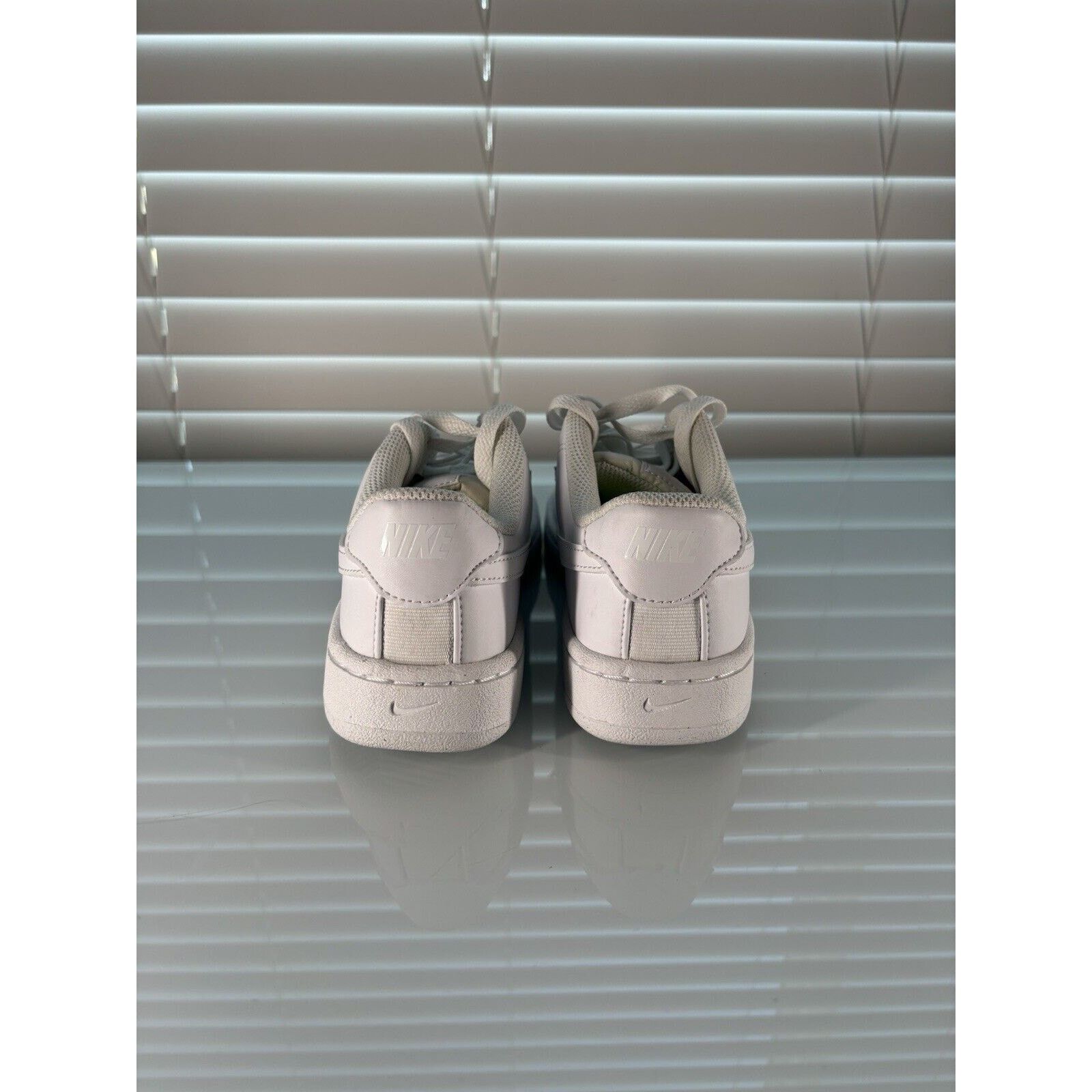Nike Nike Court Royale 2 White Leather Sneaker Shoes (5.5y) Size US 5.5 / EU 38 - 3 Thumbnail