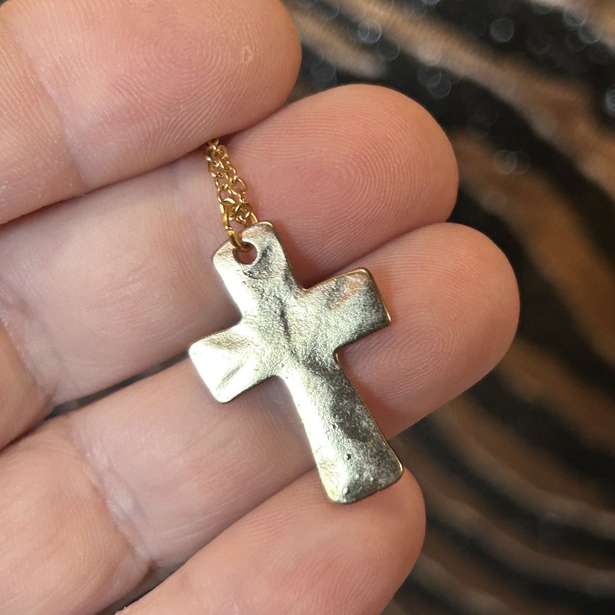 Vintage Vintage hammered texture gold plated cross on chain necklace Size ONE SIZE - 1 Thumbnail