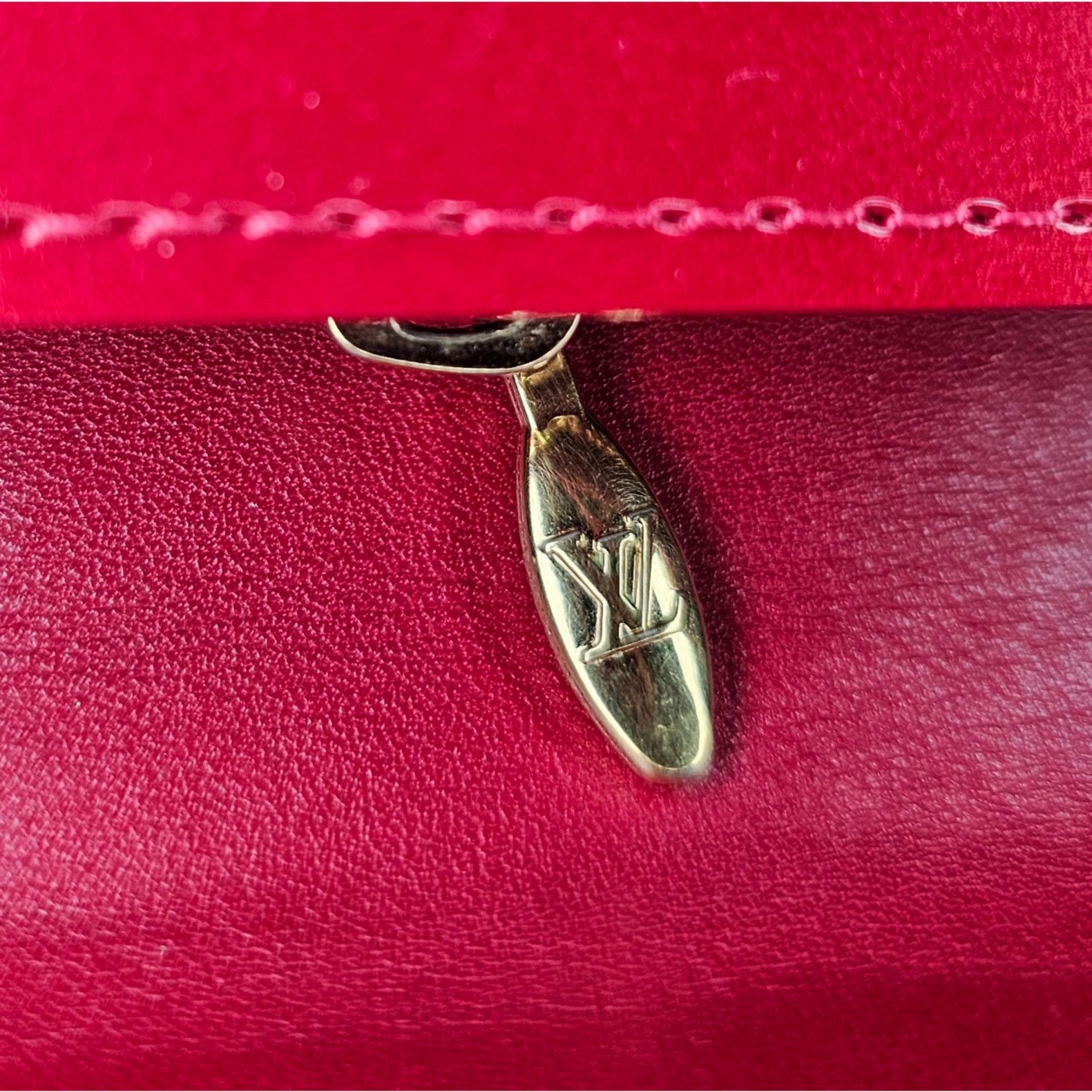 Louis Vuitton Louis Vuitton Vernis Red Portefeuille Sarah Wallet Size ONE SIZE - 11 Thumbnail