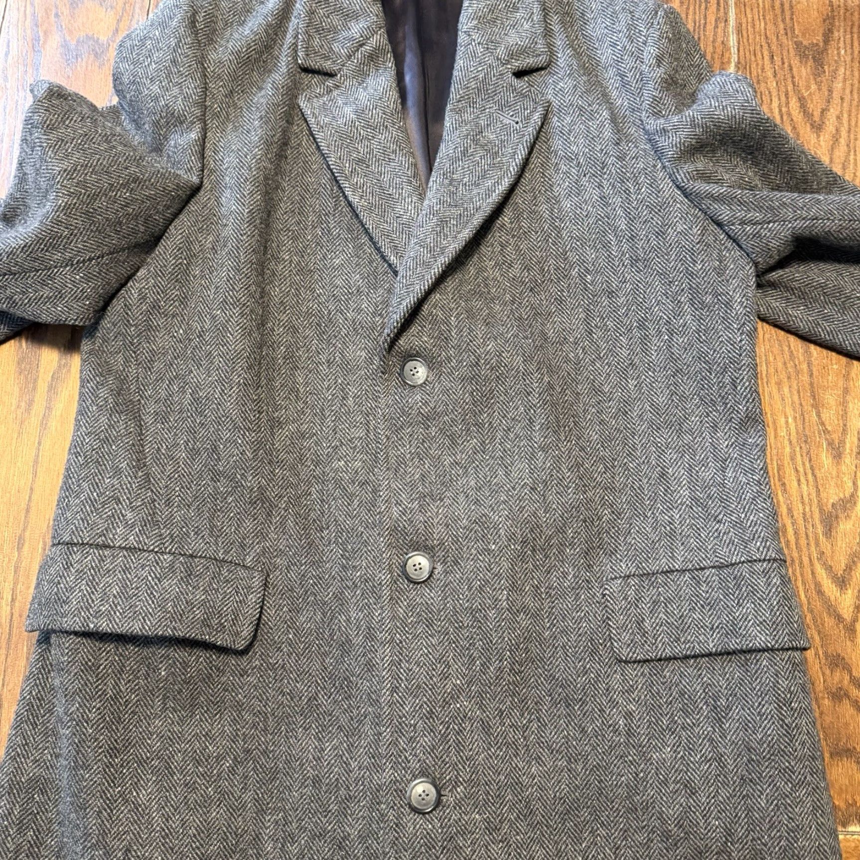 London Fog VINTAGE London Fog Overcoat Men 42L Tweed Herringbone Wool Heavy Academia Trench USA Coat Long 80s 90s College Preppy Wool Black Gray Mens Size US S / EU 44-46 / 1 - 4 Thumbnail