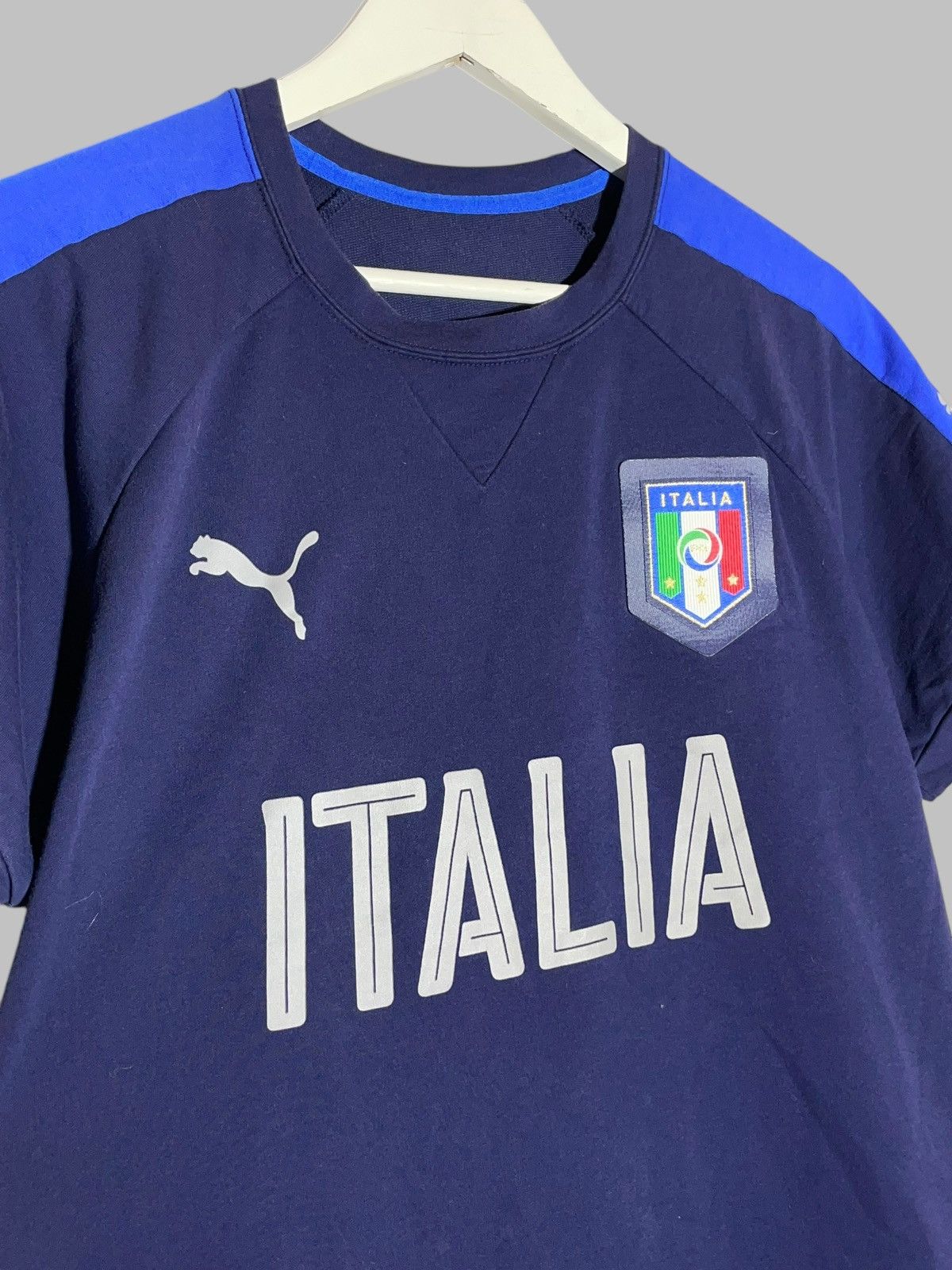 Puma National Team Italy Training Reflective Logo Puma Vintage Size US L / EU 52-54 / 3 - 3 Thumbnail
