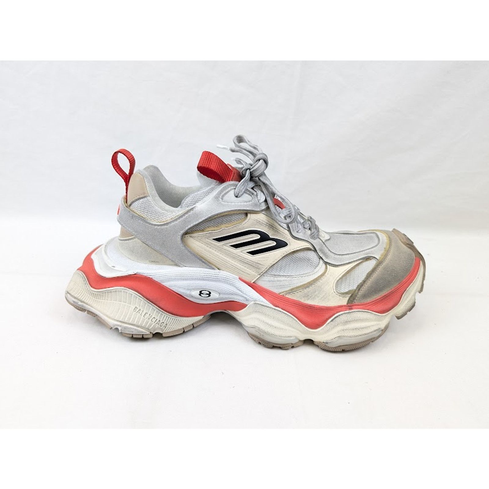 o1rshd1 Cargo Suede Low-Top Sneakers in Beige/Grey/Red
