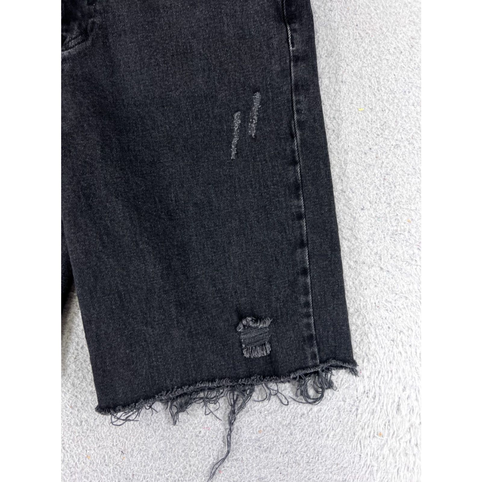 Forever 21 FOREVER 21 Shorts Womens 29 Black Denim Jean Cutoff High Rise Distressed Size 29" - 2 Thumbnail