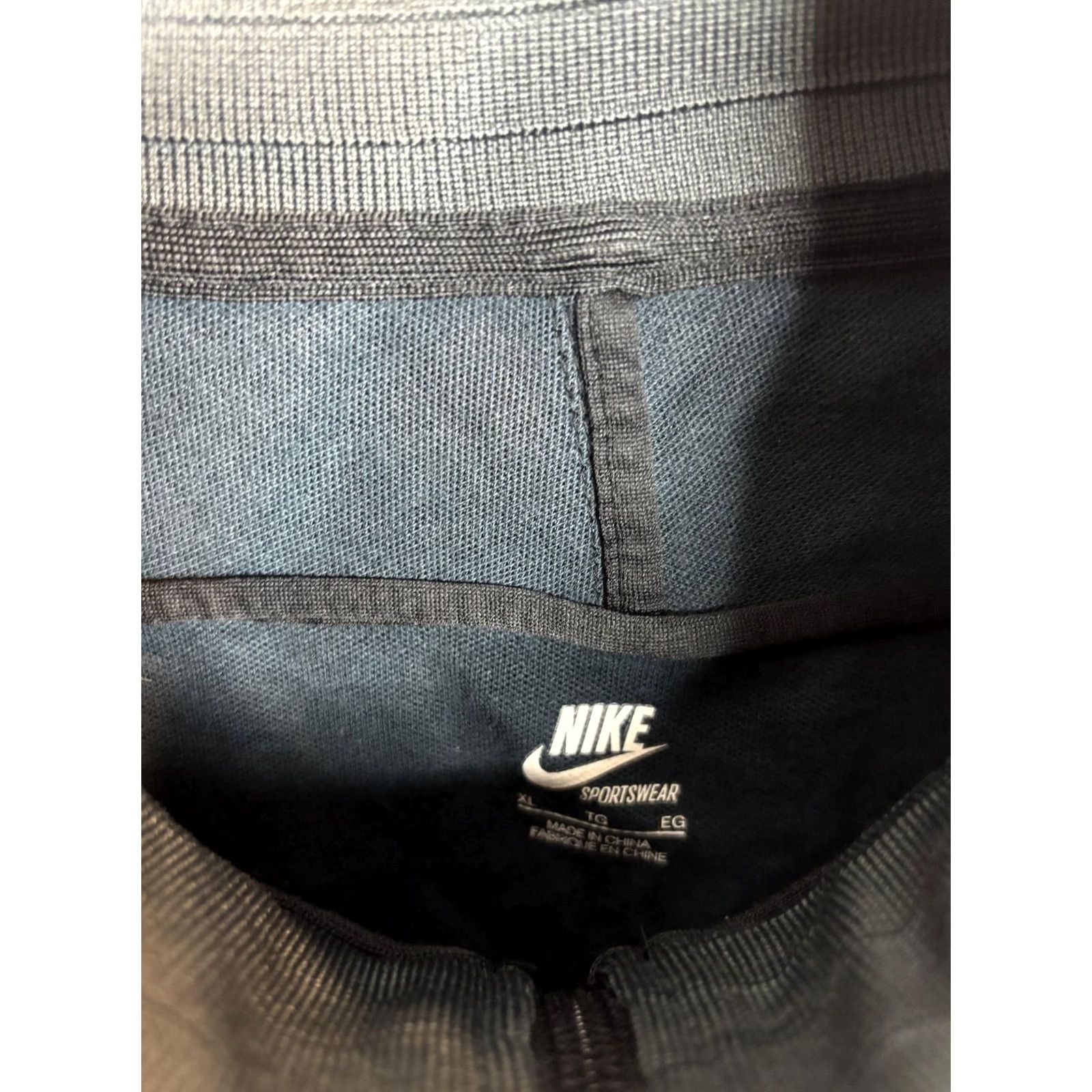 Nike Nike Sportswear Track Jacket Shirt Men XL Gray Red Full Zip Pockets Running Gym Training Vintage? Size US XL / EU 56 / 4 - 5 Thumbnail