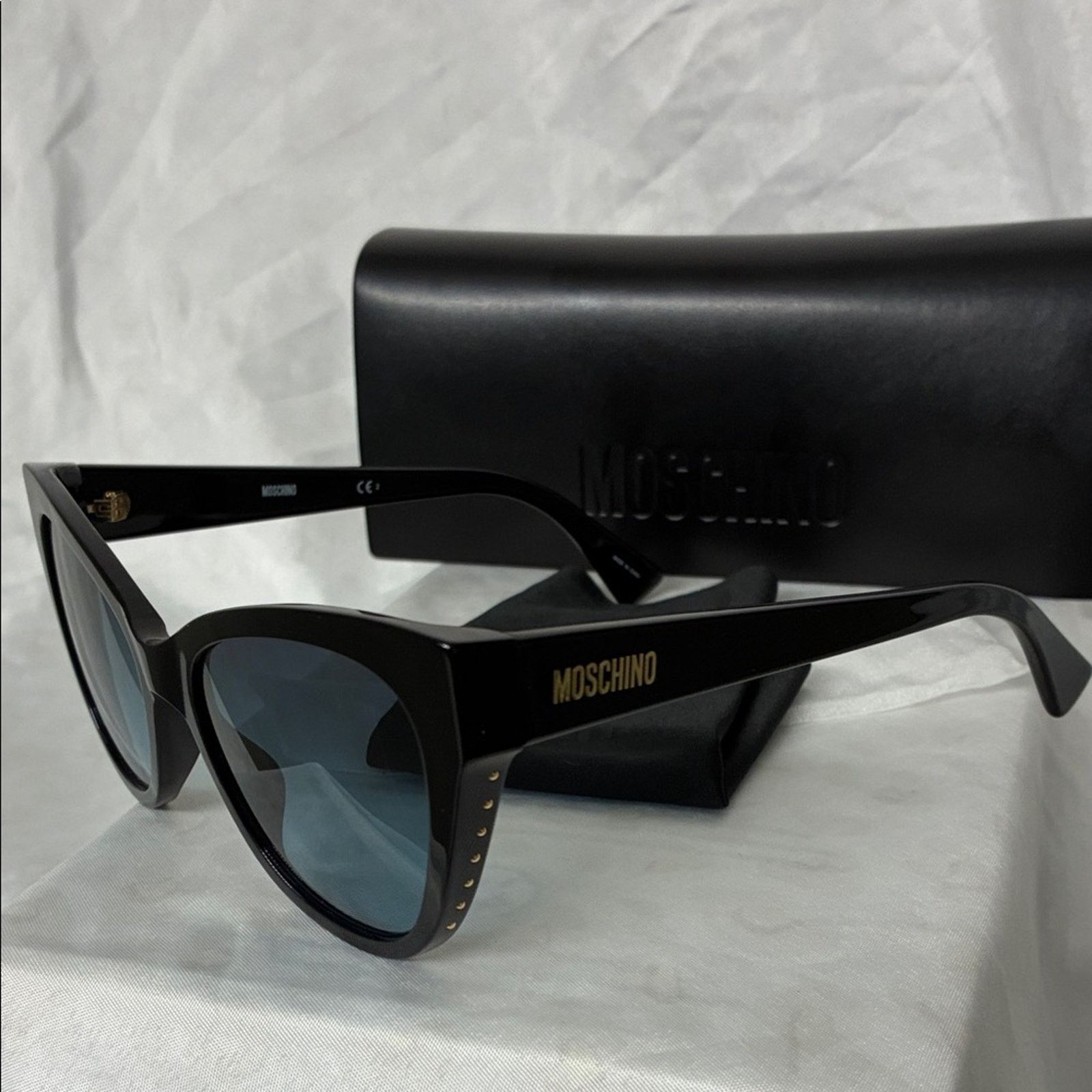 Moschino New Moschino Black and Gold Sunglasses Size ONE SIZE - 3 Thumbnail