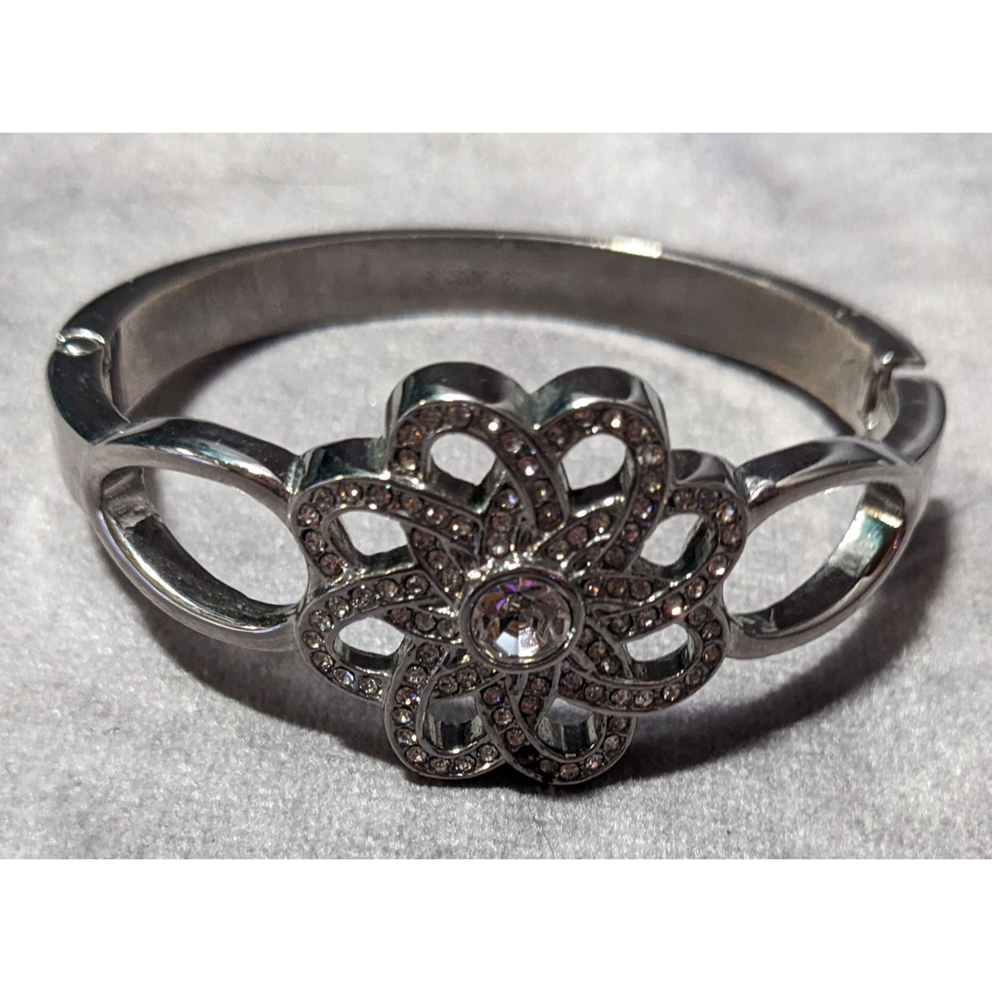 Other Elegant Glam Lia Sophia Garden Soiree Hinged Silver Tone Rhi Size ONE SIZE - 6 Thumbnail