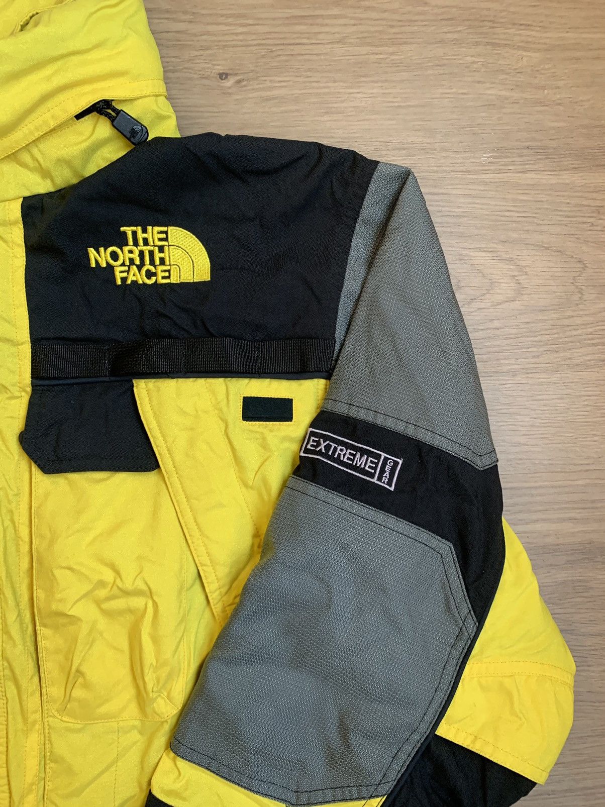 The North Face Vintage 1997 The North Face Extreme Range Gear in yellow Size US L / EU 52-54 / 3 - 2 Thumbnail