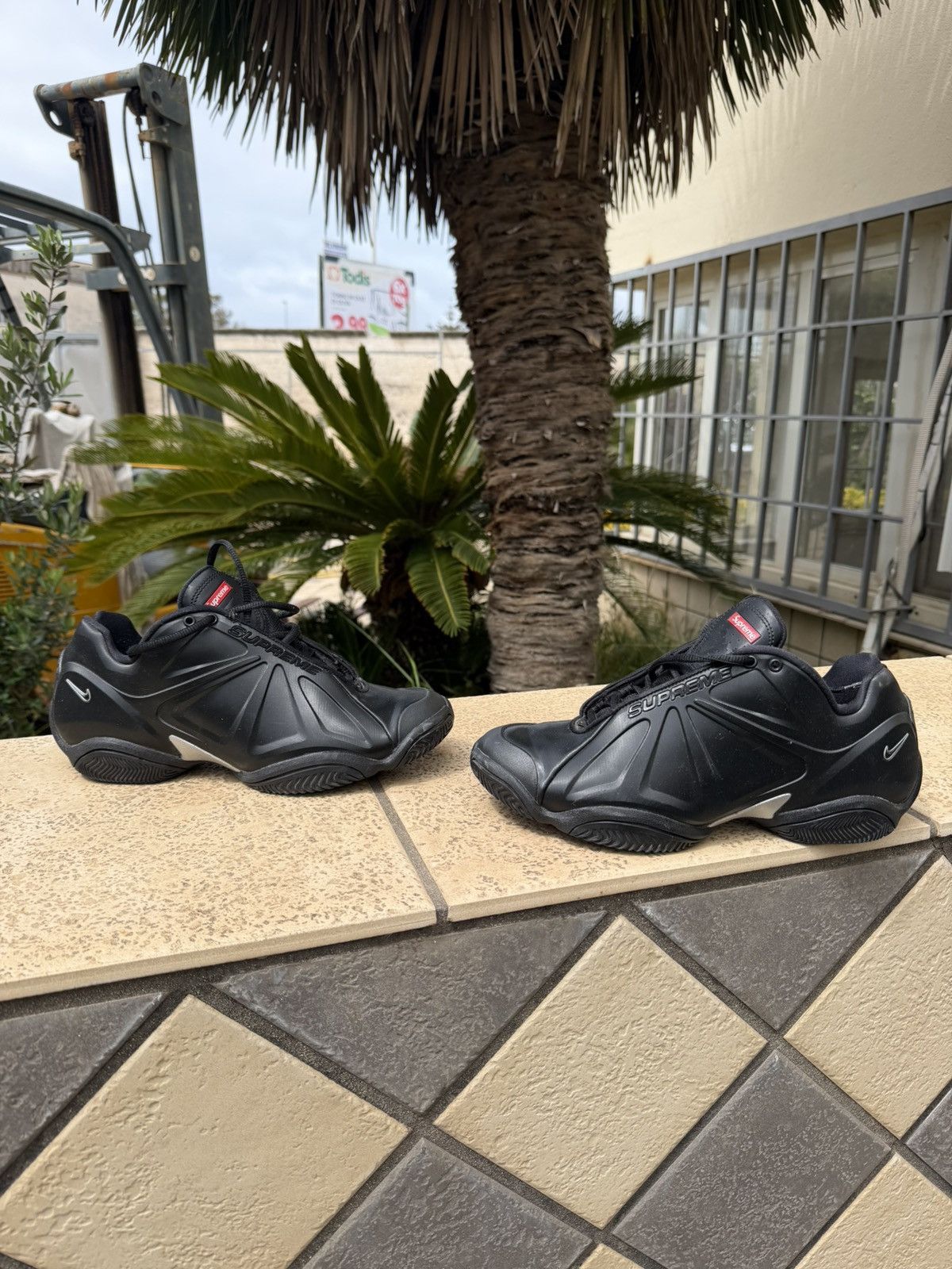 Nike × Supreme Nike x Supreme Air Zoom Courtposite Black Shoes Sbeakers Size US 8.5 / EU 41-42 - 1 Thumbnail