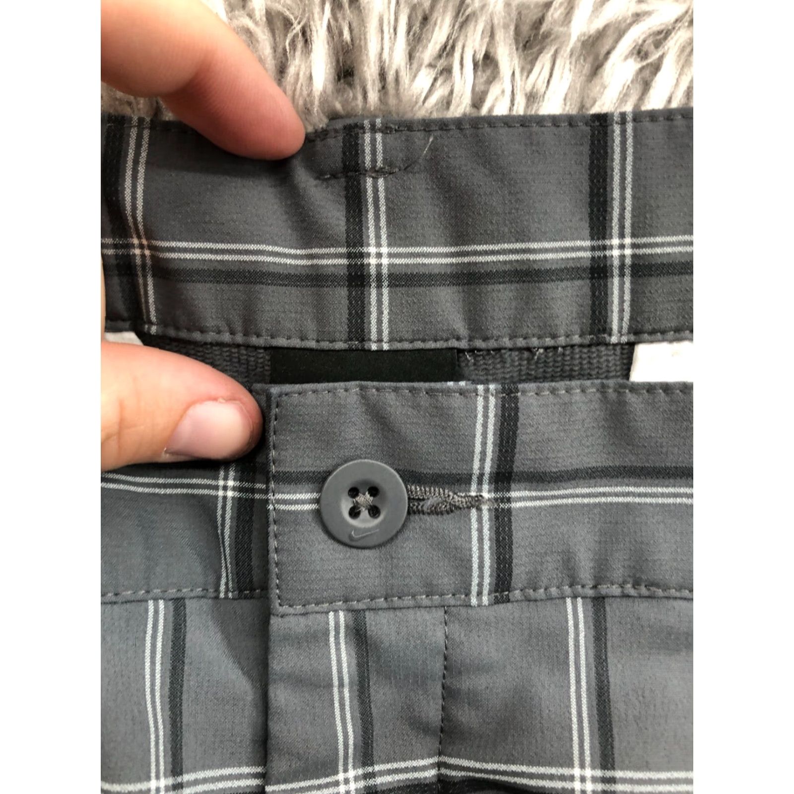 Nike Nike Gray Striped Golf Shorts Mens 34 Polyester Bermuda Mid Rise Fitness? Size US 34 / EU 50 - 6 Thumbnail
