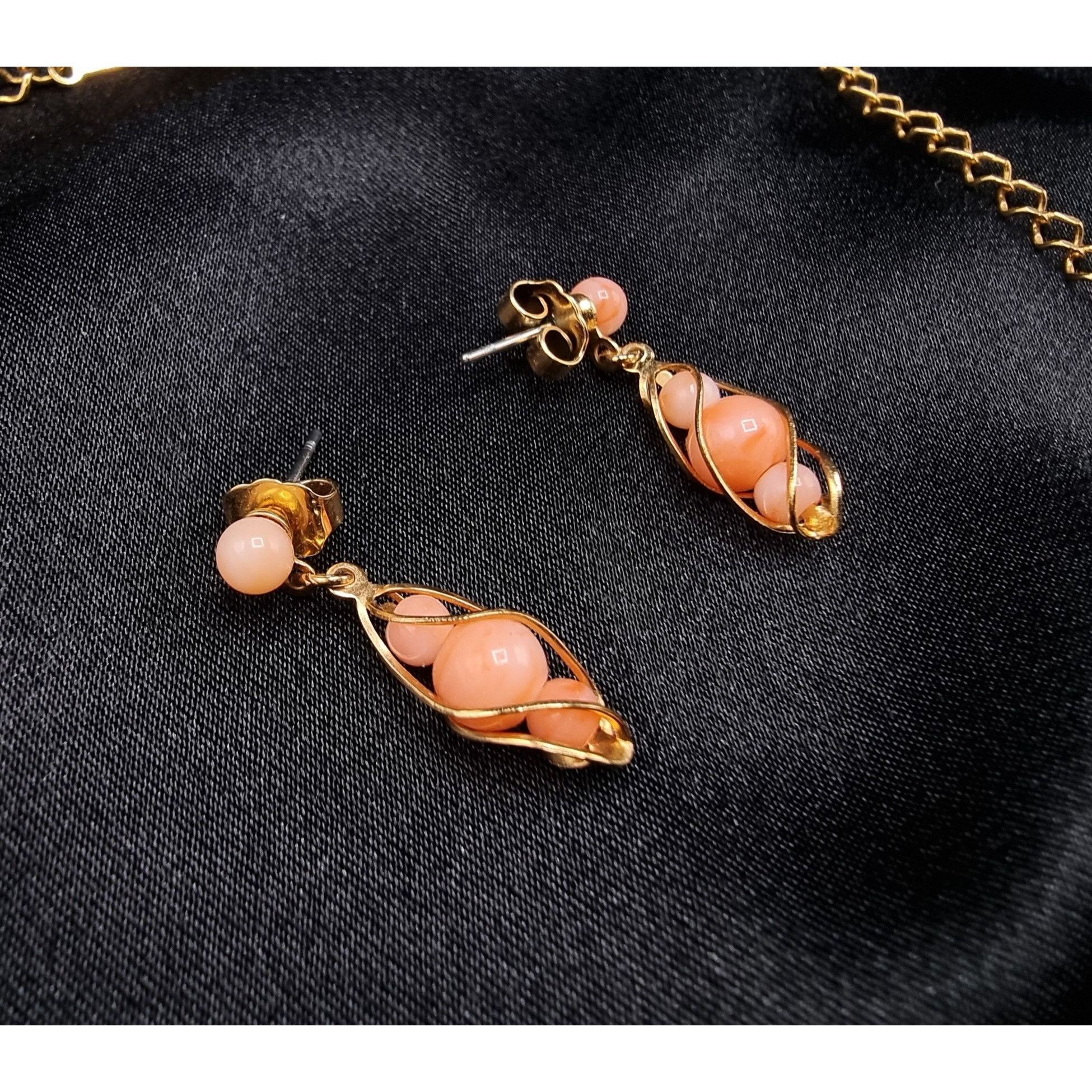 Vintage Vintage AVON 1990s Gold Tone Chain Necklace & Earrings Set W Size ONE SIZE - 4 Thumbnail