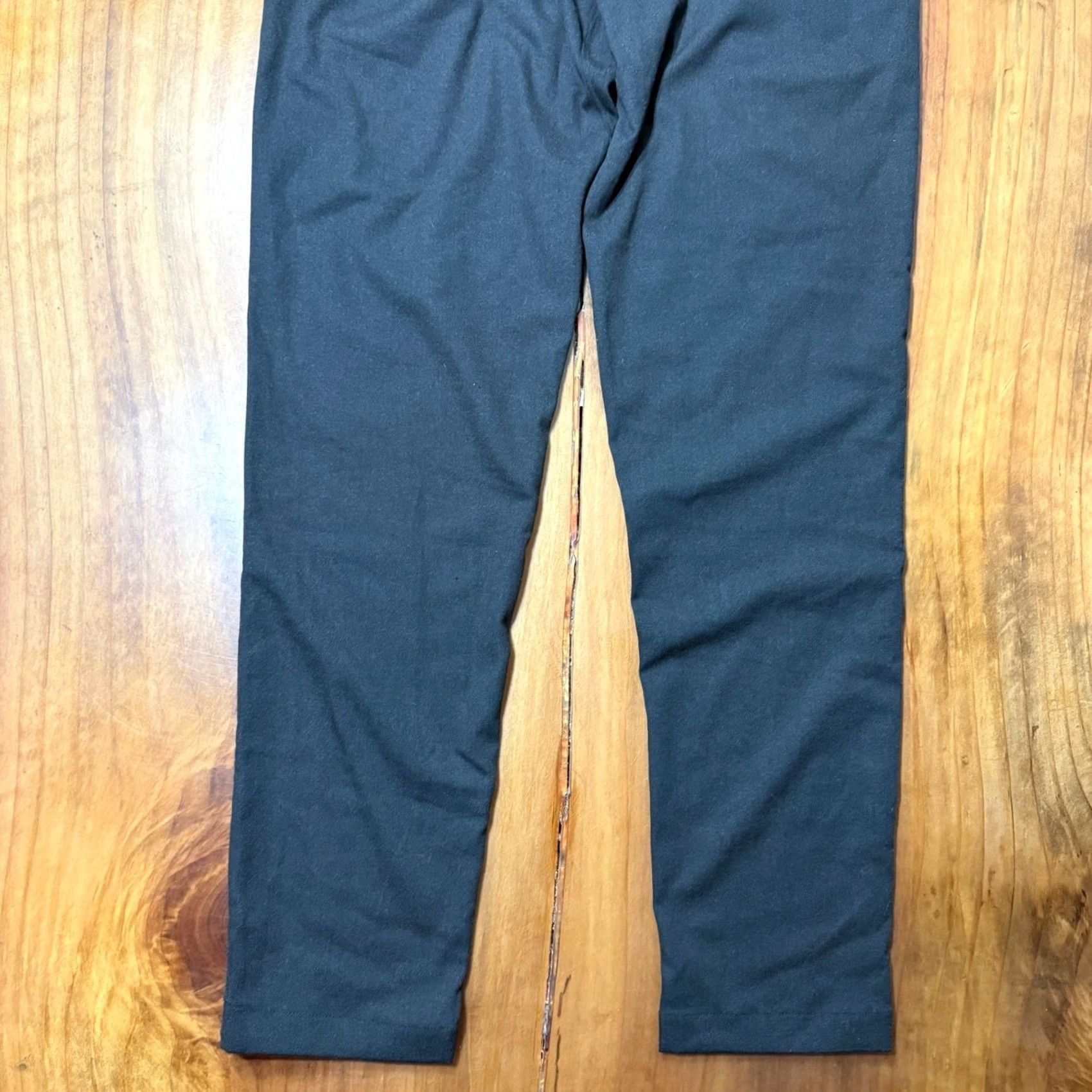 Lululemon Lululemon Mens Comission pants 34 Wool Stretch Straight Slim Chinos Dress Pants Black 34 Mens Regular 32 Inseam Size US 34 / EU 50 - 7 Thumbnail