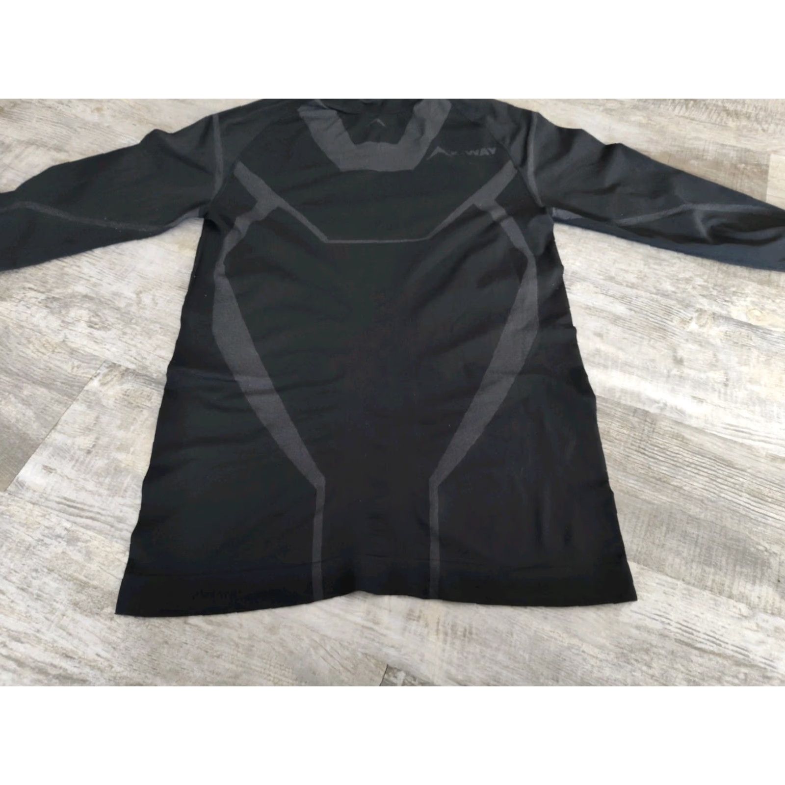 K-Way K-Way Men’s Slim Bamboo Charcoal Thermaskins Baselayer Long Sleeve Shirt Sz L/XL Size US L / EU 52-54 / 3 - 6 Thumbnail