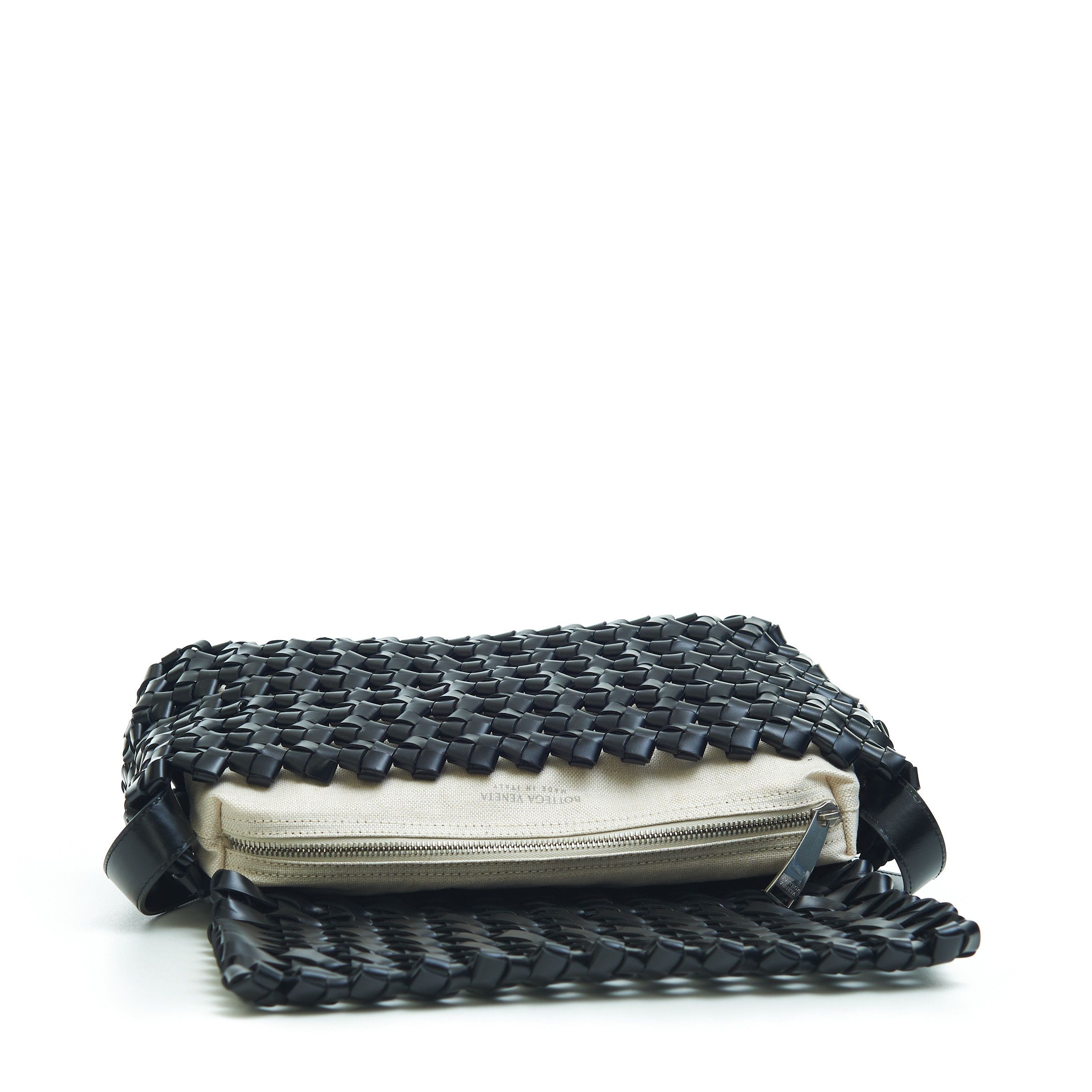 Bottega Veneta BV WINDOW Crossbody Bag in Black Woven Crochet Leather Size ONE SIZE - 9 Thumbnail
