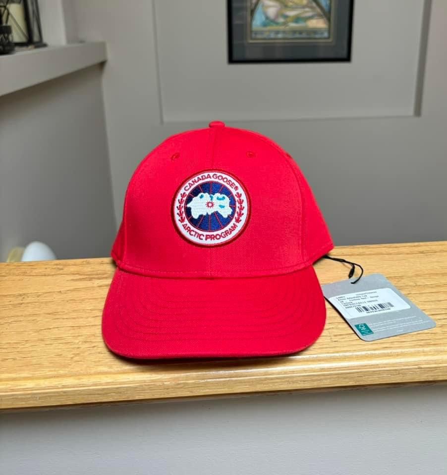 Canada Goose Canada Goose Badge Logo Hat Size ONE SIZE - 1 Preview