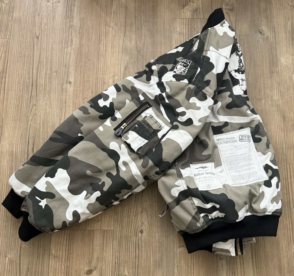 Rough Simmons Rough Simmons OG AW/19 Ora! Ora! Ora! JoJo Patch Bomber Size US L / EU 52-54 / 3 - 15 Thumbnail