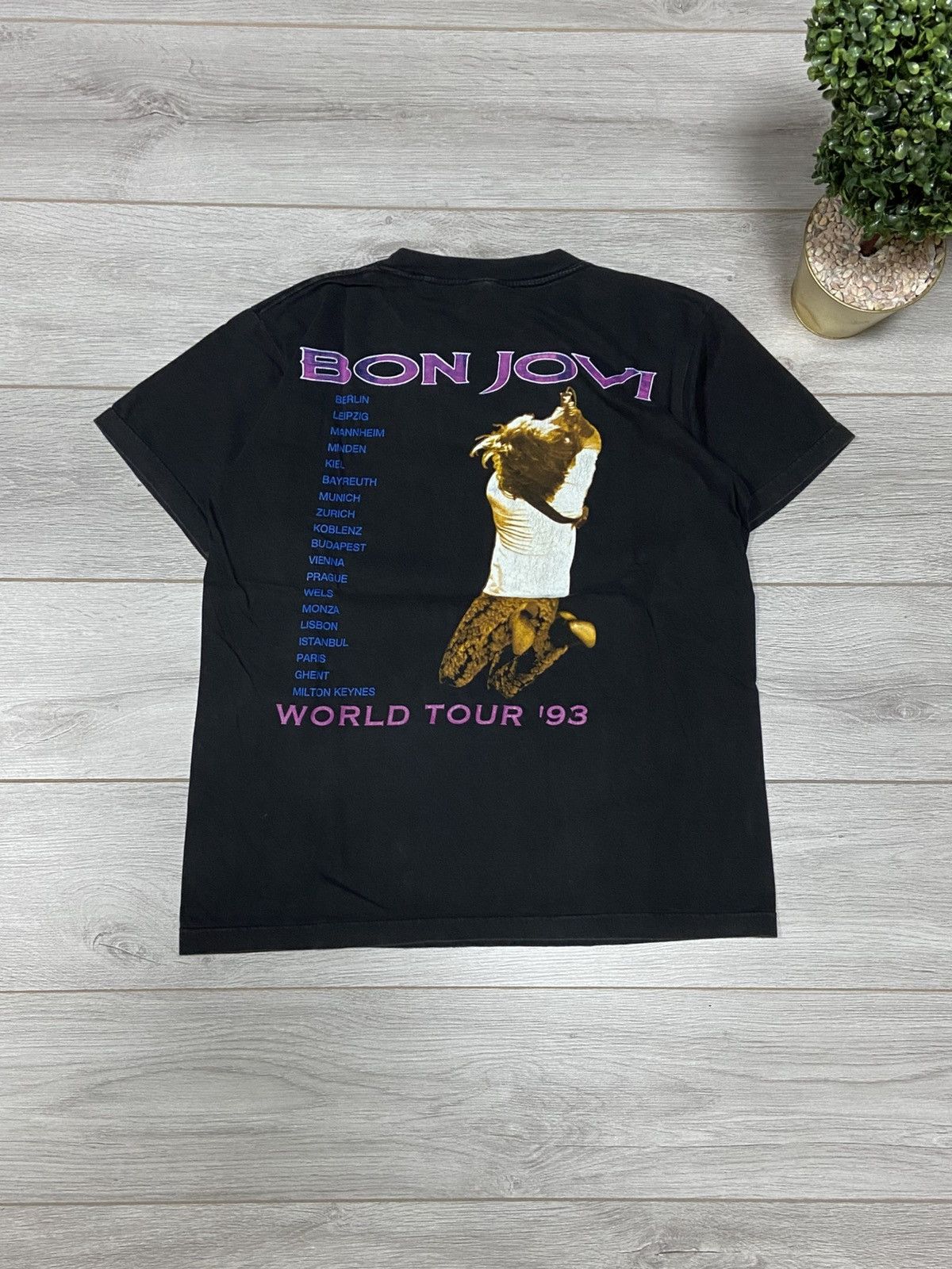 Bon Jovi Vintage 1993 Bon Jovi world tour T-Shirt Size US L / EU 52-54 / 3 - 2 Thumbnail