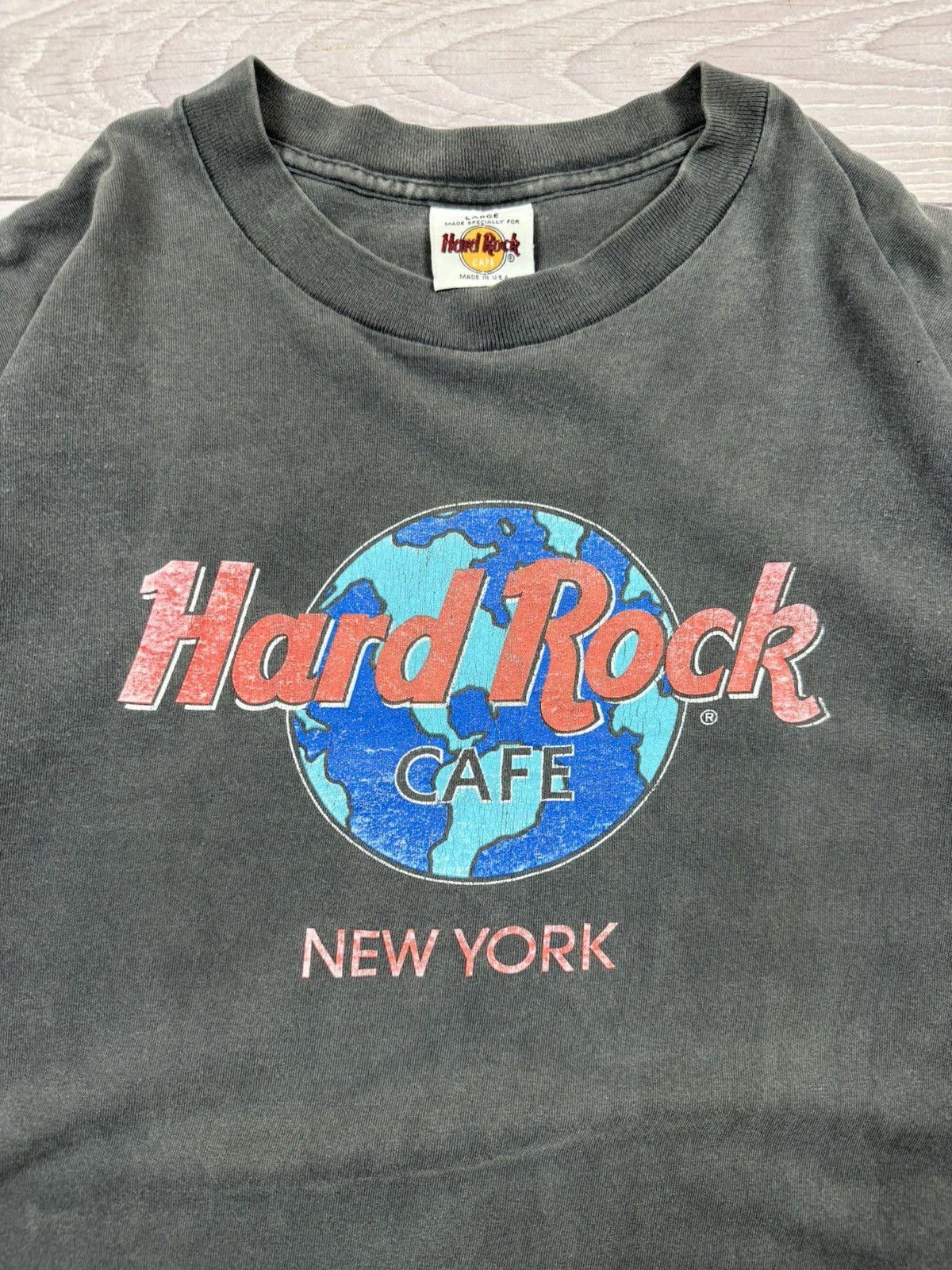 Hard Rock Cafe Vintage 90s Hard Rock Cafe New York City Faded Retro T shirt Size US L / EU 52-54 / 3 - 5 Thumbnail