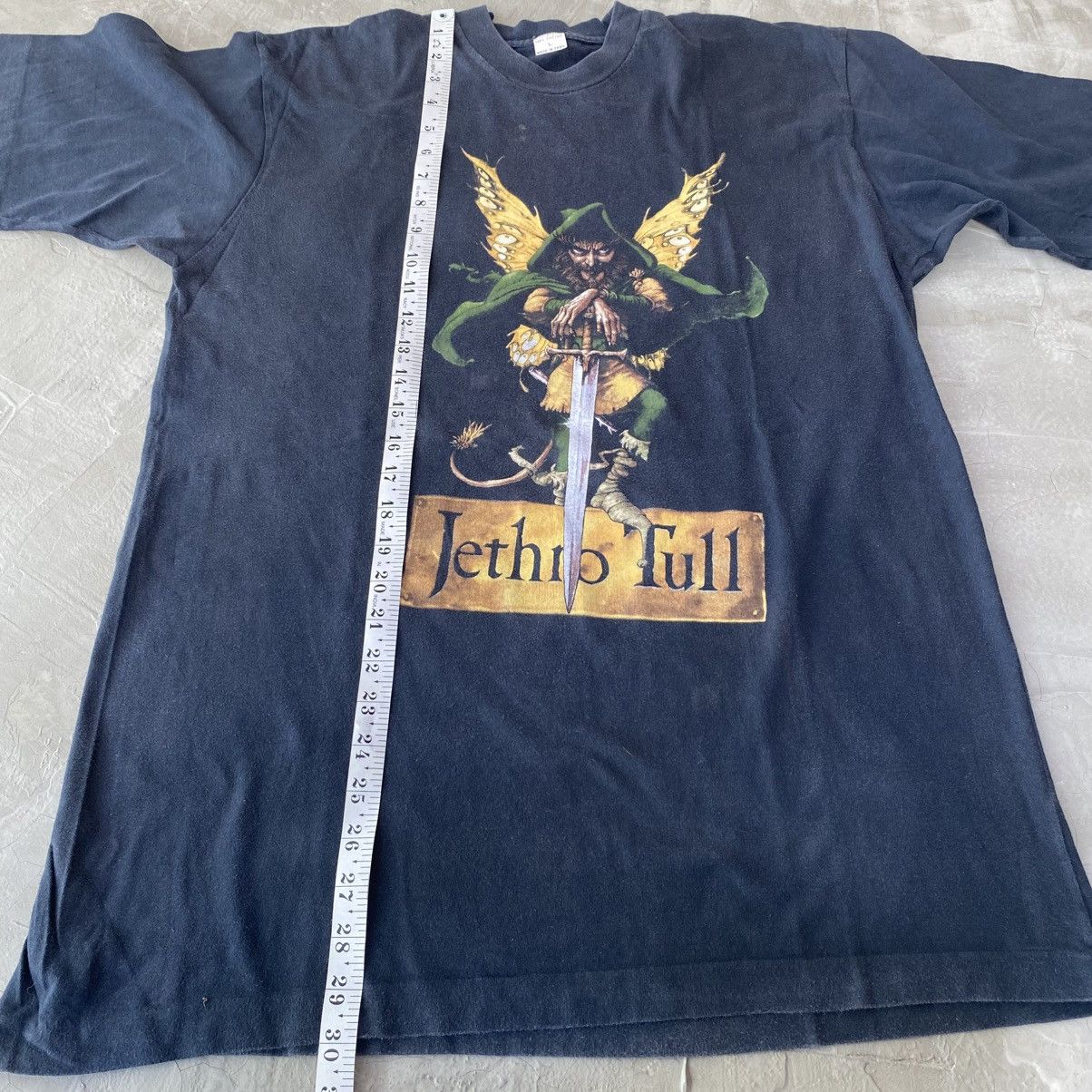 Band Tees Vintage Jethro Tull "Broadsword & The Beast" Graphic Tshirt Size US L / EU 52-54 / 3 - 8 Thumbnail