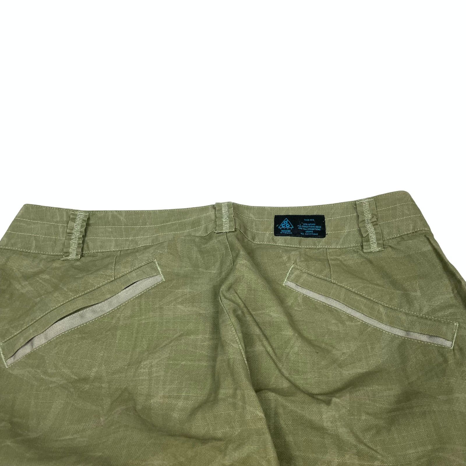 Nike ACG Vintage Nike ACG Men's Green Cargo Pant Size US 41 - 10 Thumbnail
