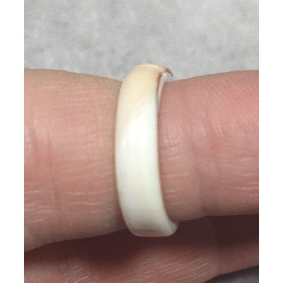 Other Vintage Carved Cream Shell Flower Ring Size 5 3/4 Size ONE SIZE - 12 Thumbnail