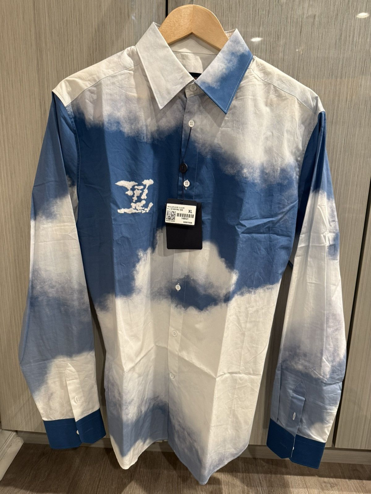 Louis Vuitton Louis Vuitton Blue Clouds Logo Shirt Size US XL / EU 56 / 4 - 1 Thumbnail