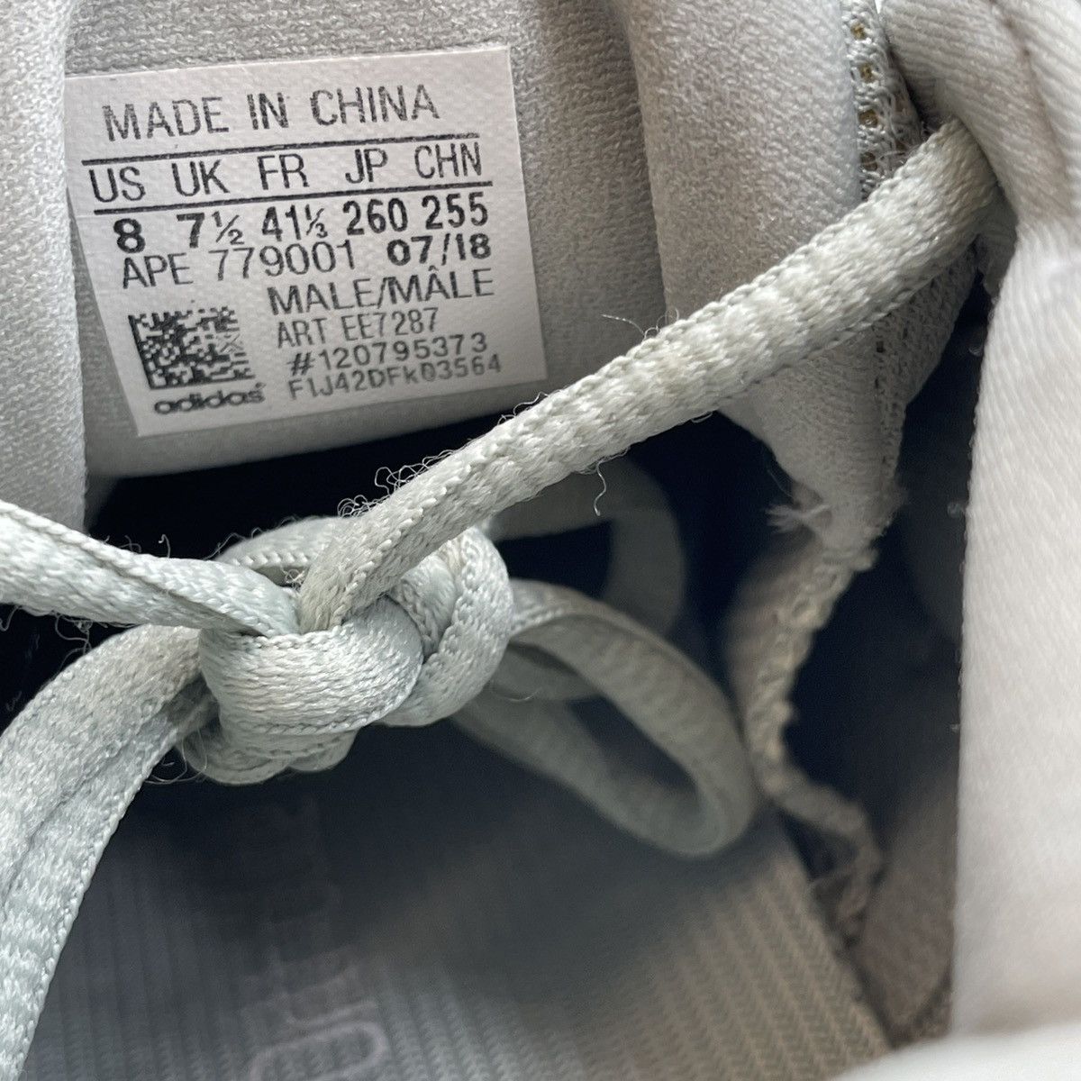 Adidas Yeezy 500 salt Size US 8 / EU 41 - 8 Thumbnail