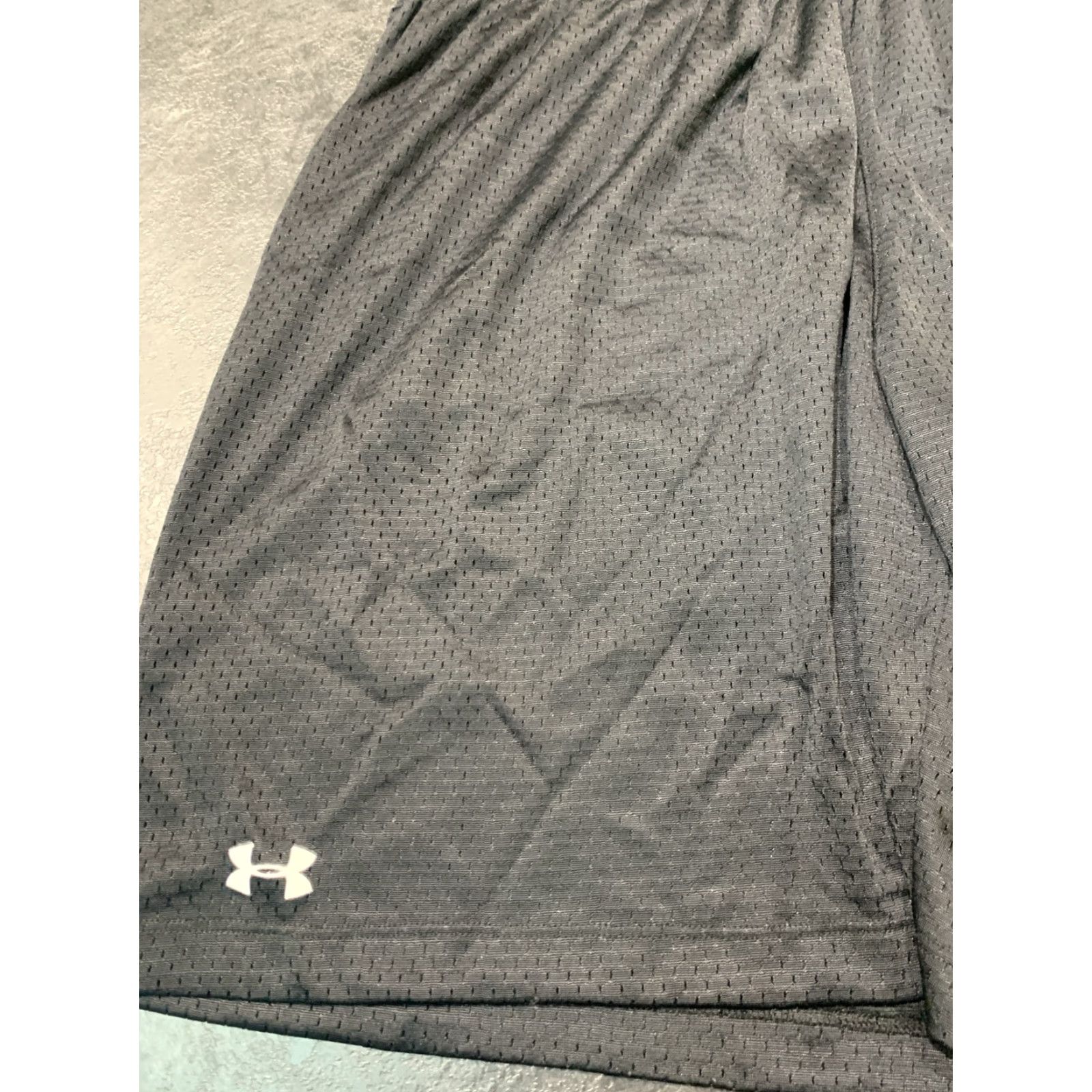Under Armour Under Armour Shorts Athletic Black XL Vented Gym Men's Basketball Size US 36 / EU 52 - 2 Thumbnail