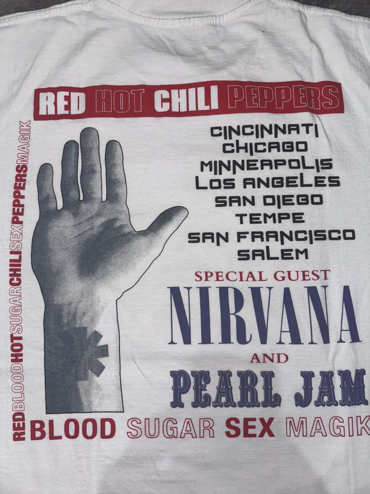 Vintage Vintage Red Hot Chilli Peppers Tour with Nirvana Pearl Jam Size US L / EU 52-54 / 3 - 5 Thumbnail